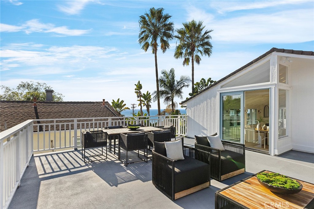 Laguna Beach, California, 92651, United States, 3 Bedrooms Bedrooms, ,2 BathroomsBathrooms,Residential,For Sale,1985330