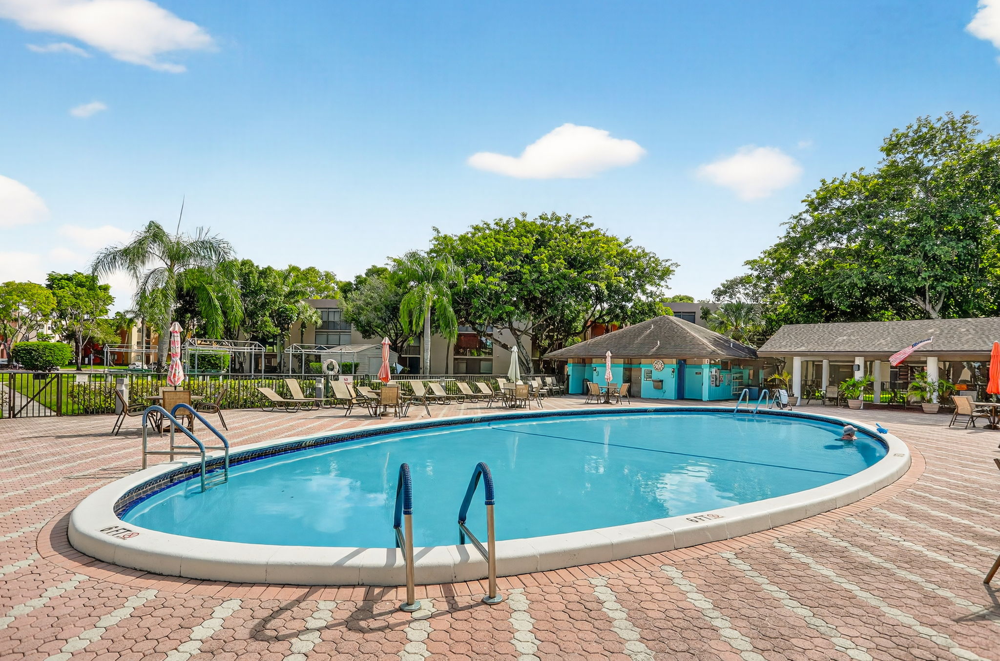  7648 Ashmont Circle, Tamarac, FL, 33321 - 物件實景