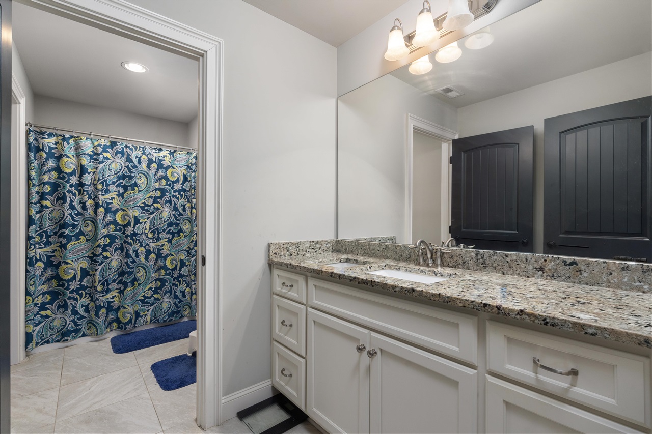 Alvaton, Kentucky, 42122, United States, 5 Bedrooms Bedrooms, ,4 BathroomsBathrooms,Residential,For Sale,1939177