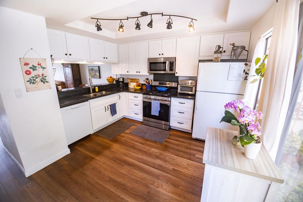 El Cajon, California, 92020, United States, 2 Bedrooms Bedrooms, ,3 BathroomsBathrooms,Residential,For Sale,1985459