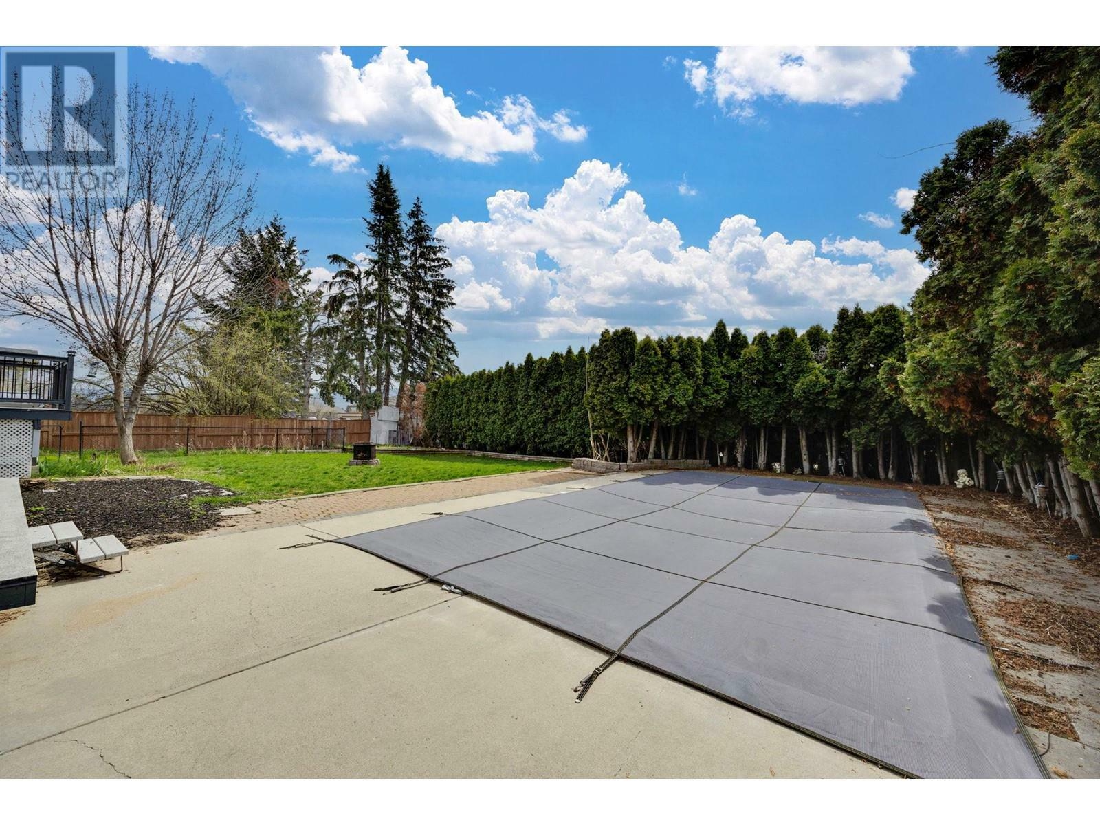 WEST KELOWNA, British Columbia, V1Z 1Z4, CA, 5 Bedrooms Bedrooms, ,1 BathroomBathrooms,Residential,For Sale,1836903
