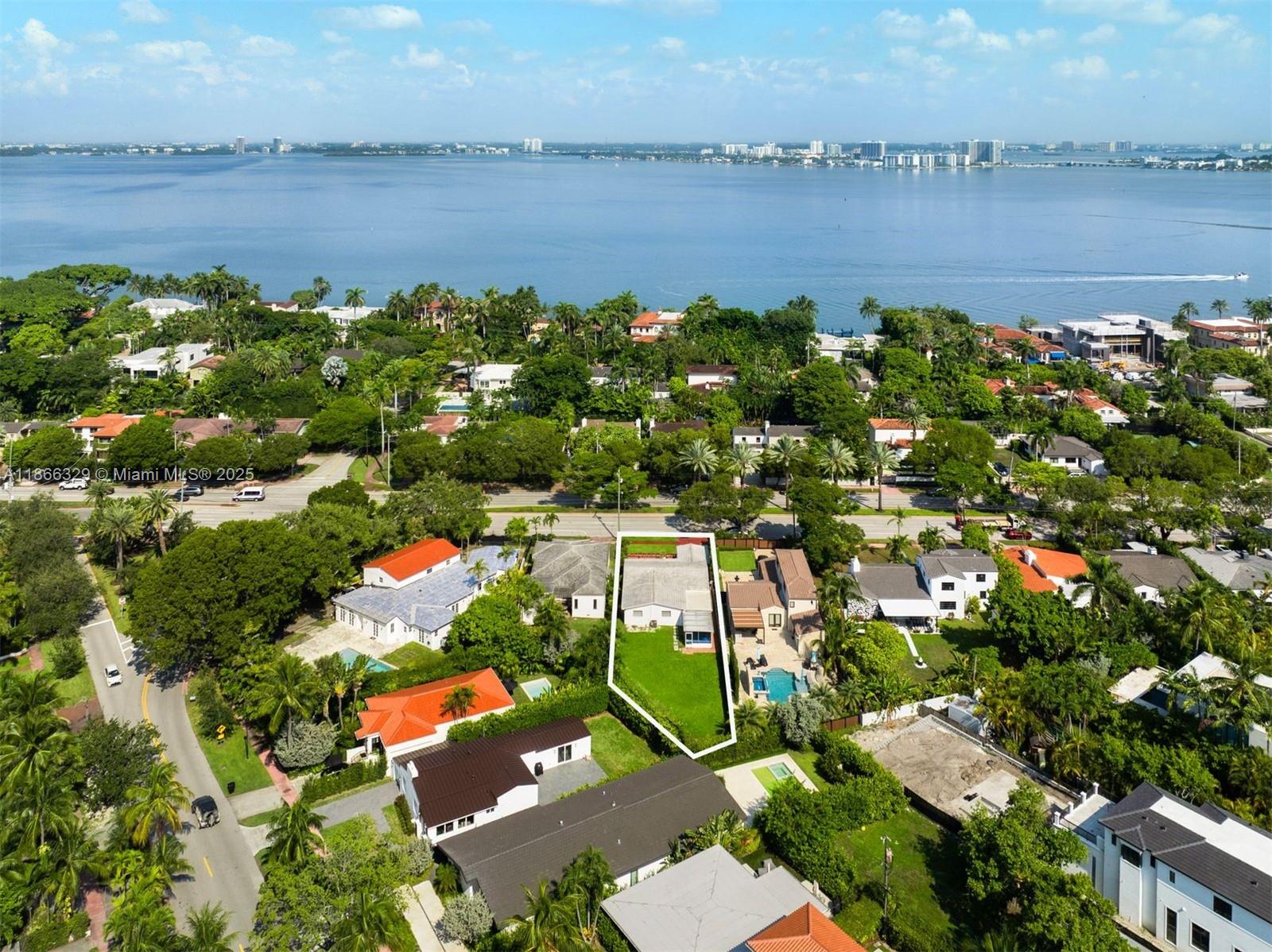 Miami Beach, Florida, 33140, United States, 3 Bedrooms Bedrooms, ,2 BathroomsBathrooms,Residential,For Sale,1934201