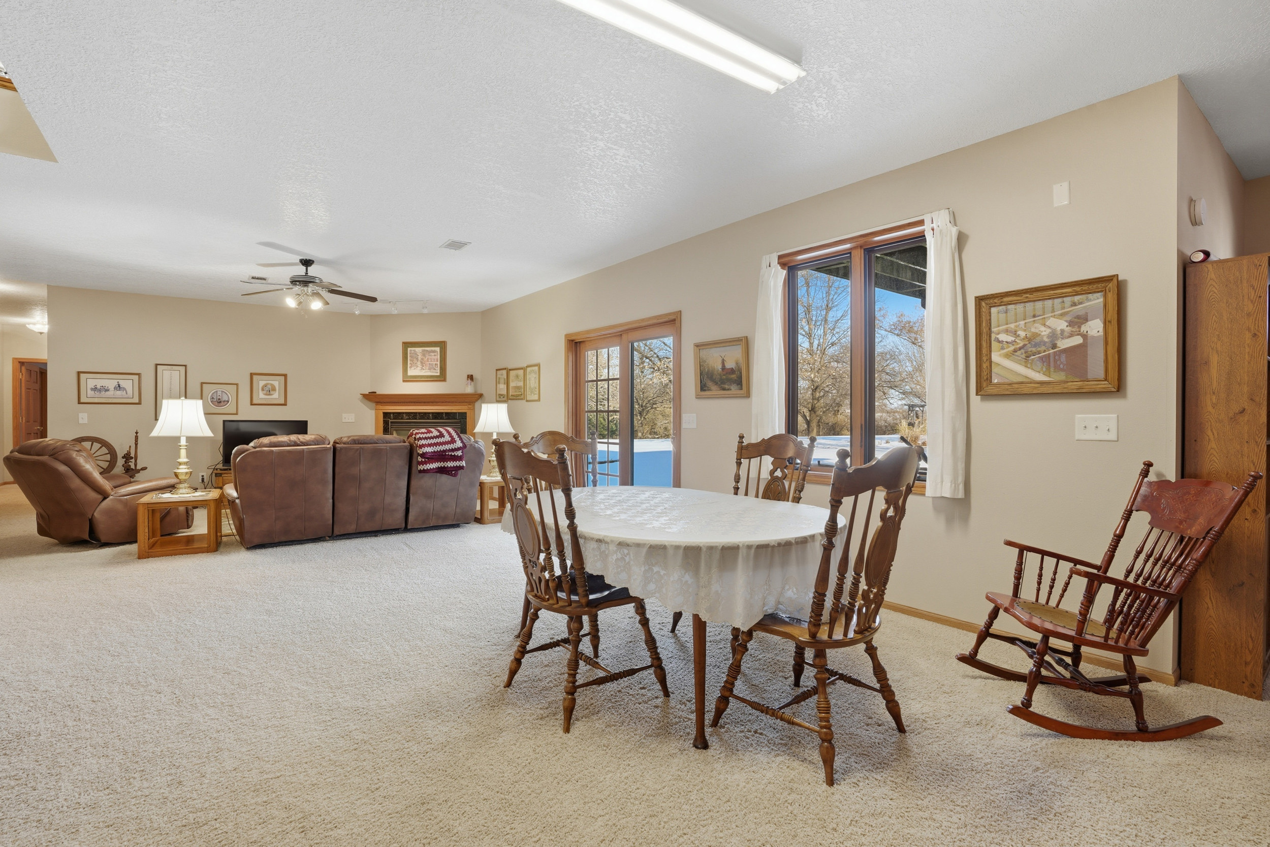 Washington, Iowa, 52353, United States, 5 Bedrooms Bedrooms, ,3 BathroomsBathrooms,Residential,For Sale,2008132