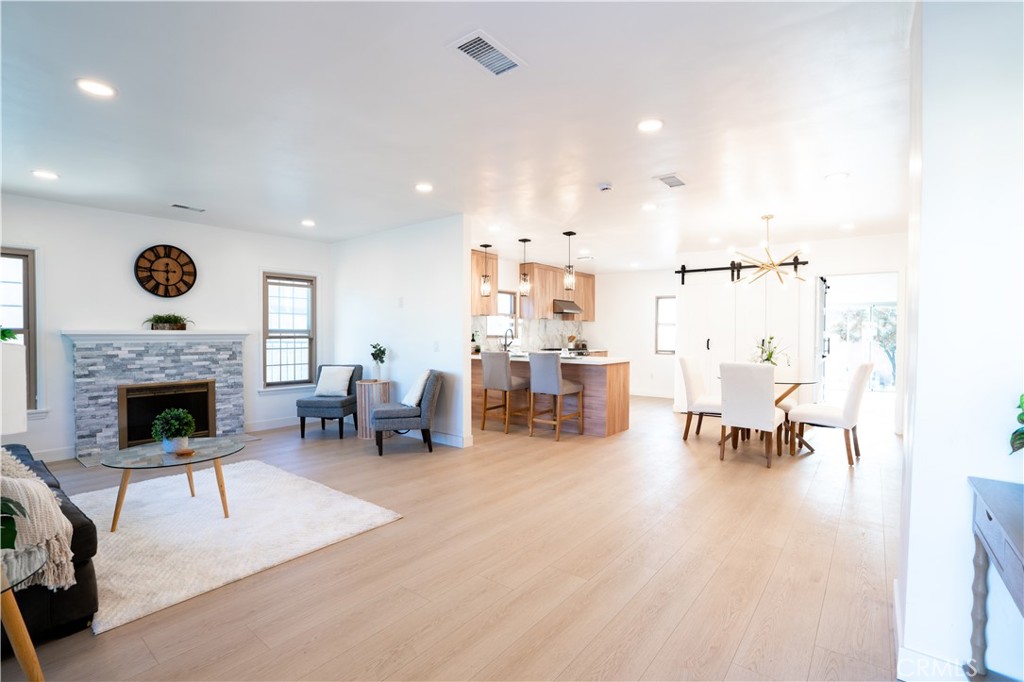 Inglewood, California, 90305, United States, 3 Bedrooms Bedrooms, ,2 BathroomsBathrooms,Residential,For Sale,1925175