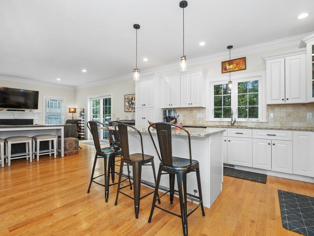 Waltham, Massachusetts, 02451, United States, 4 Bedrooms Bedrooms, ,5 BathroomsBathrooms,Residential,For Sale,1940187