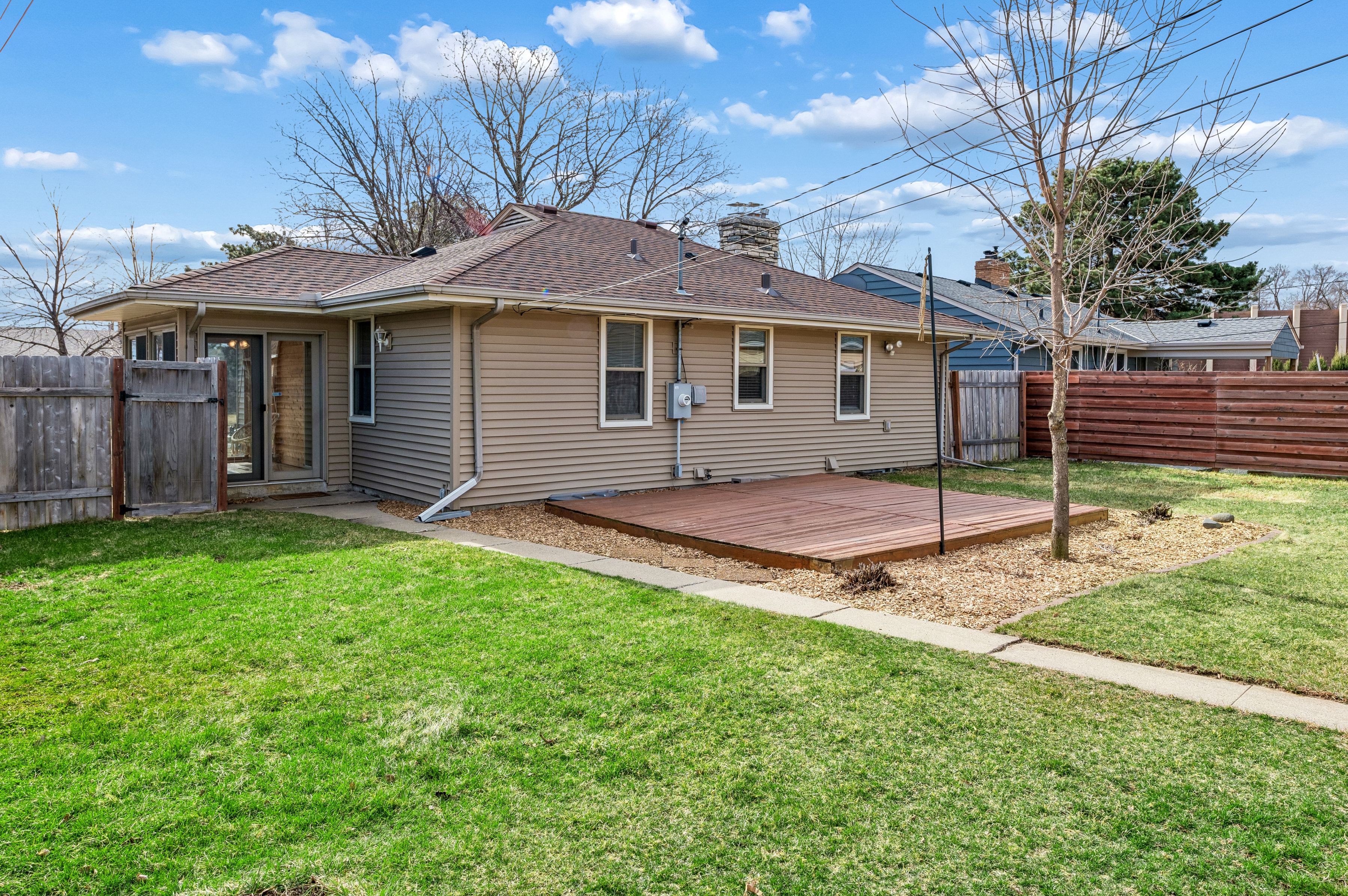  Move-in Ready Rambler with Timeless Charm and Thoughtful Updates - 物件實景