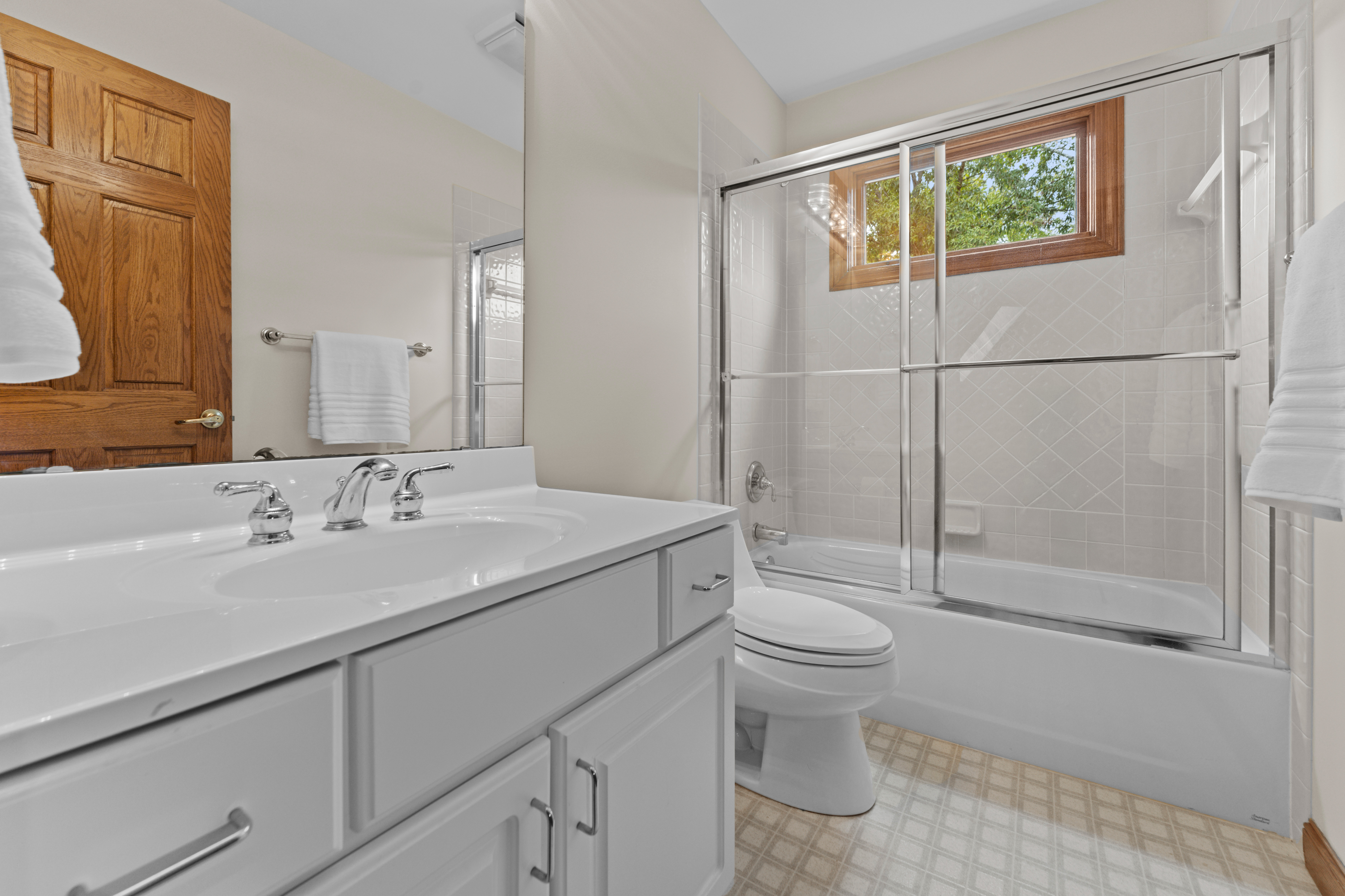  Light-Filled Contemporary on 2.35 Acres in Ladue - 物件實景