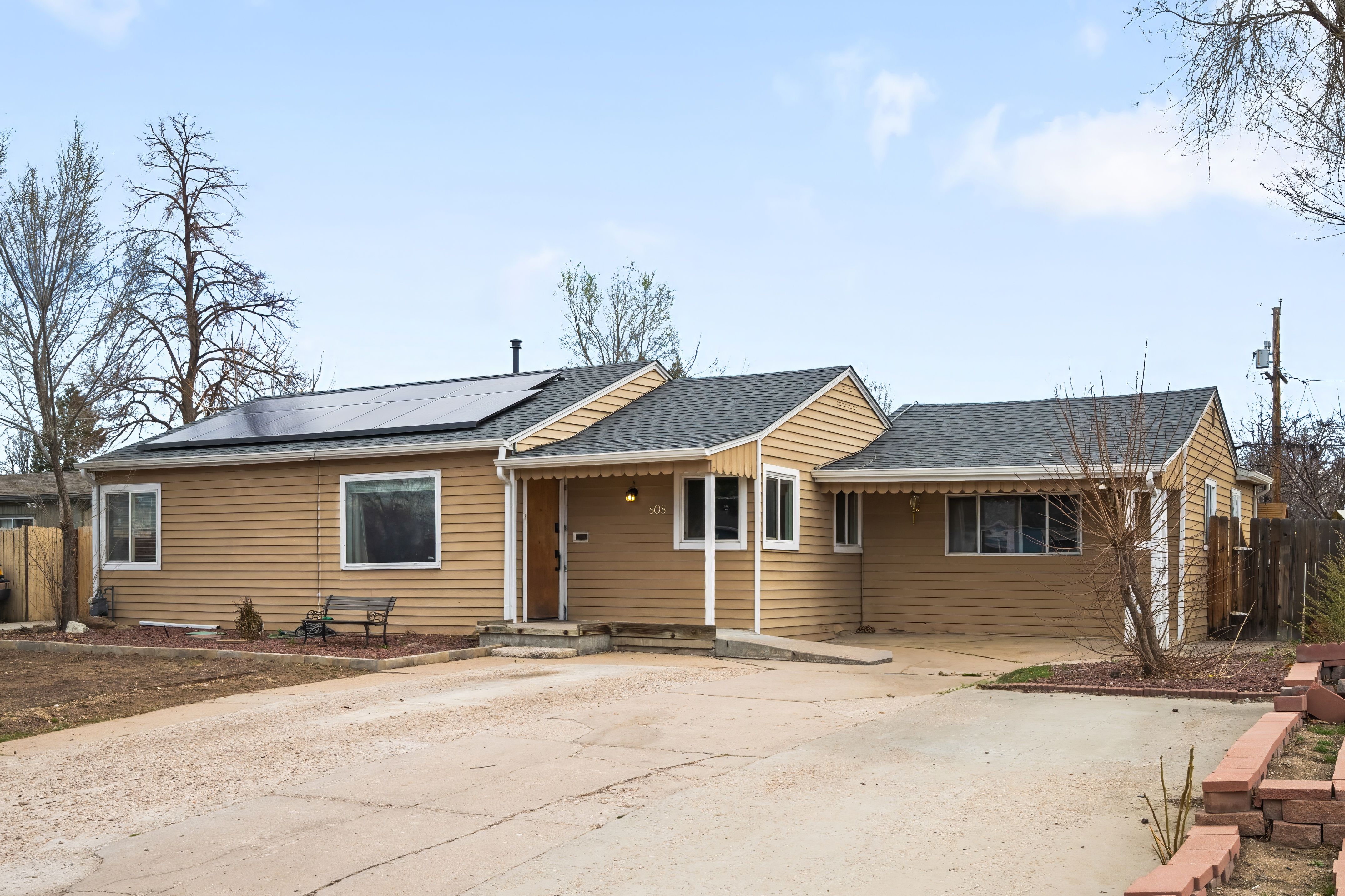  5 Bedroom Home Just Steps From Huston Lake Park - 物件實景