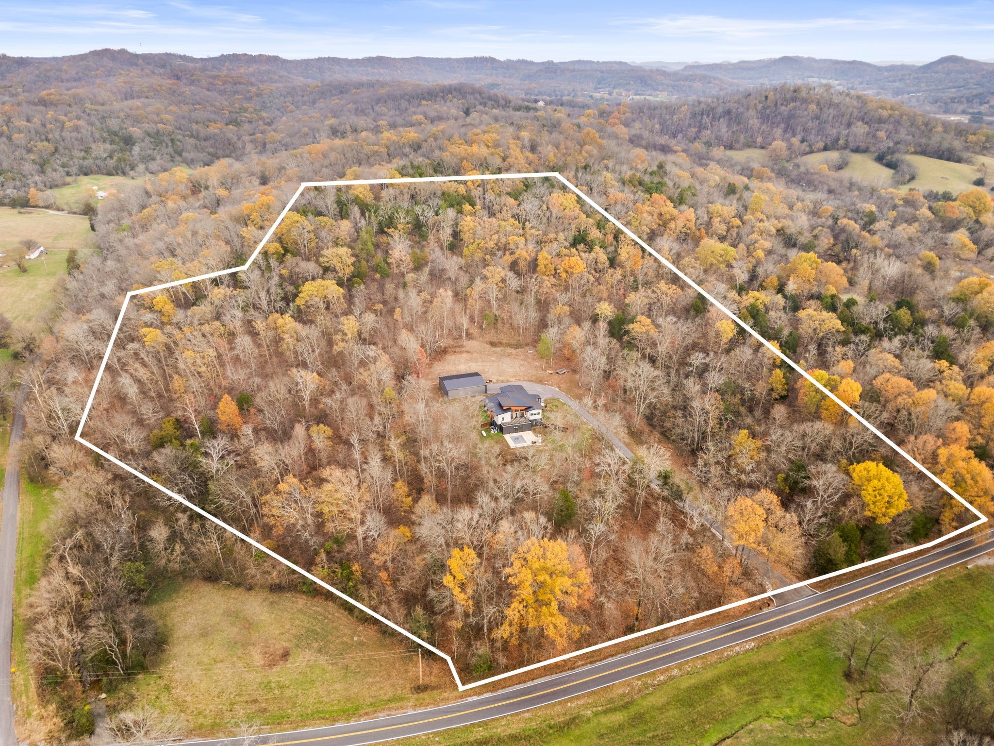 Bethpage, Tennessee, 37022, United States, 2 Bedrooms Bedrooms, ,2 BathroomsBathrooms,Residential,For Sale,1764166