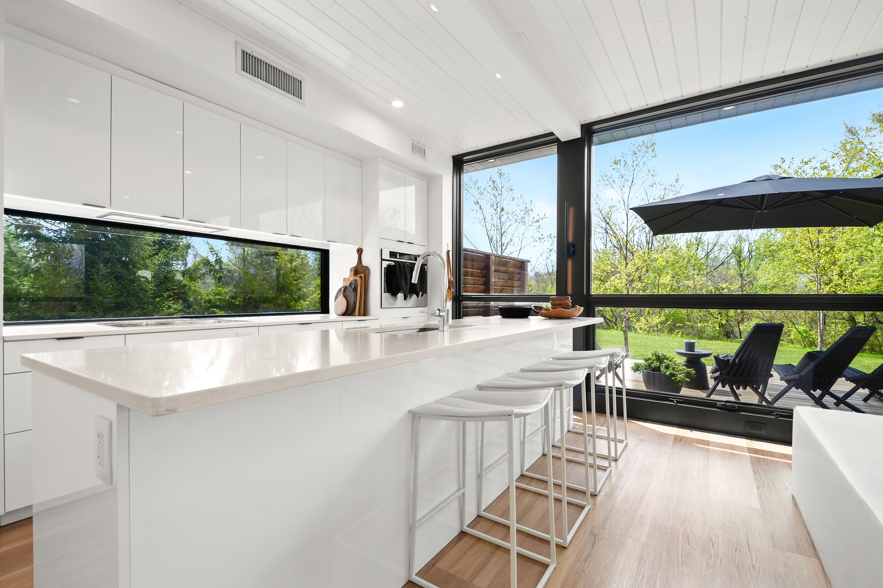  Sleek Architectural Haven - 物件實景