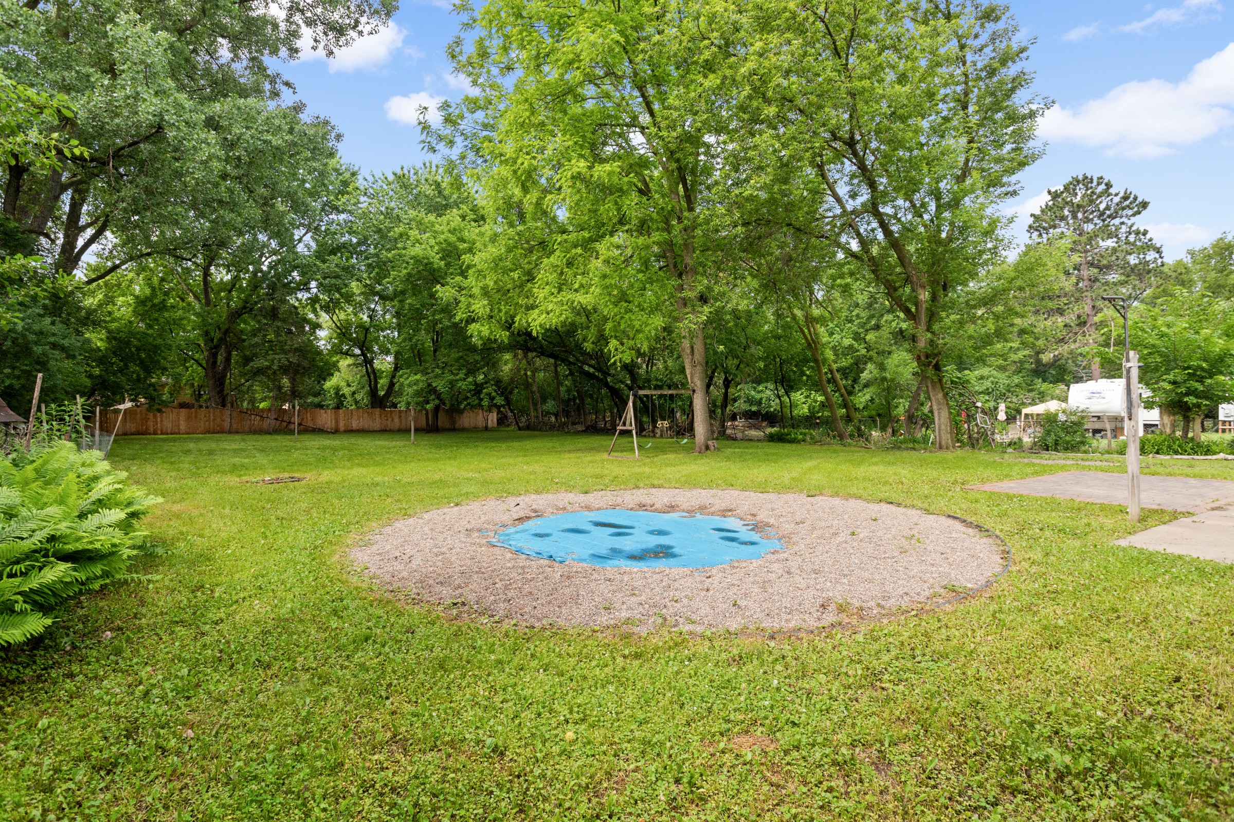  8609 West River Road, Brooklyn Park, MN 55444 - 物件實景