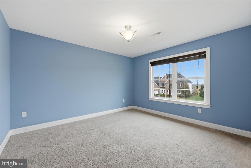 Winchester, Virginia, 22602, United States, 6 Bedrooms Bedrooms, ,5 BathroomsBathrooms,Residential,For Sale,2032756