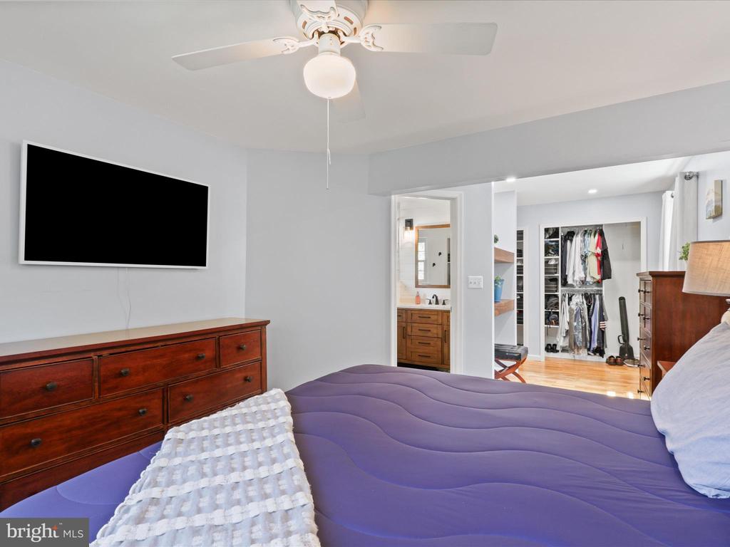 Springfield, Virginia, 22152, United States, 4 Bedrooms Bedrooms, ,3 BathroomsBathrooms,Residential,For Sale,1921904