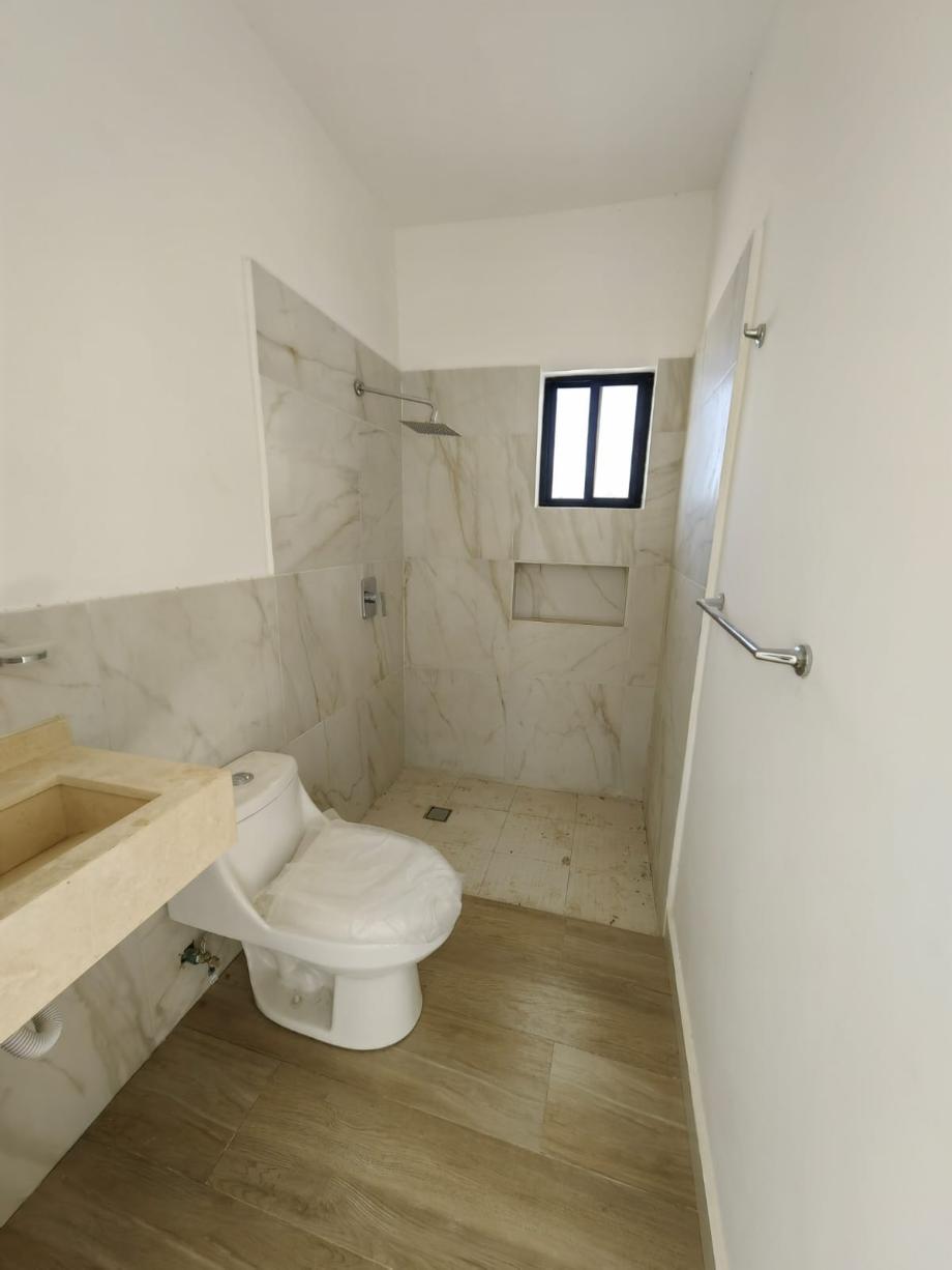 CAMPI?A VALENCIA, Torreón, Coahuila de Zaragoza, 27018, Mexico, 4 Bedrooms Bedrooms, ,3 BathroomsBathrooms,Residential,For Sale,CAMPI?A VALENCIA,1671840