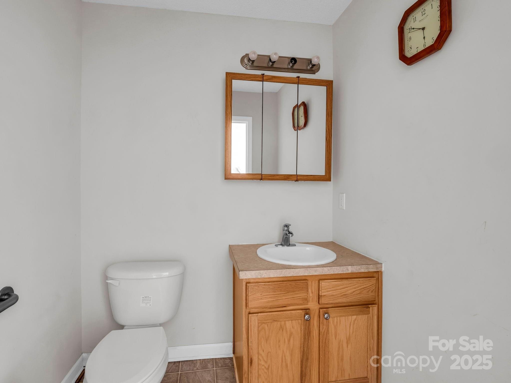 Lincolnton, North Carolina, 28092, United States, 3 Bedrooms Bedrooms, ,3 BathroomsBathrooms,Residential,For Sale,2005565