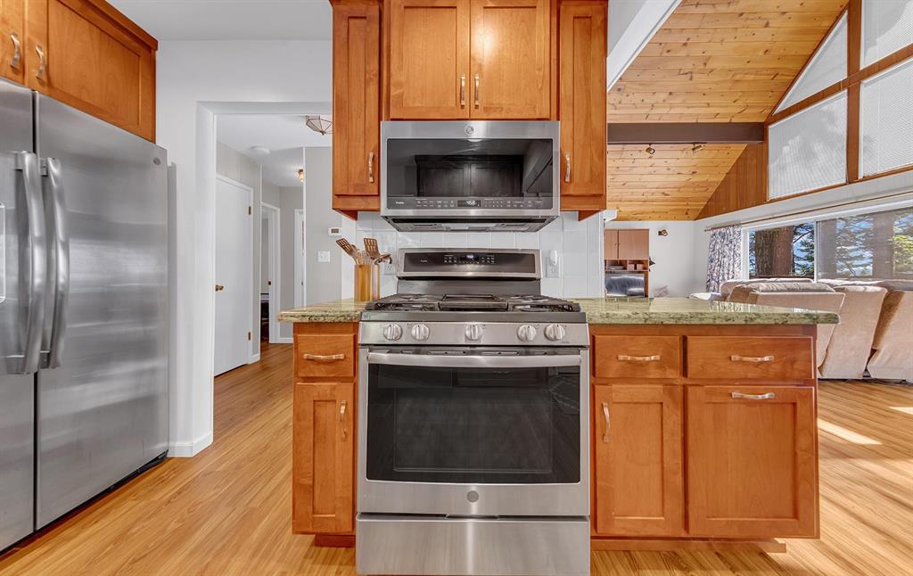 Lake Almanor Country Club, California, 96137, United States, 4 Bedrooms Bedrooms, ,2 BathroomsBathrooms,Residential,For Sale,1868629