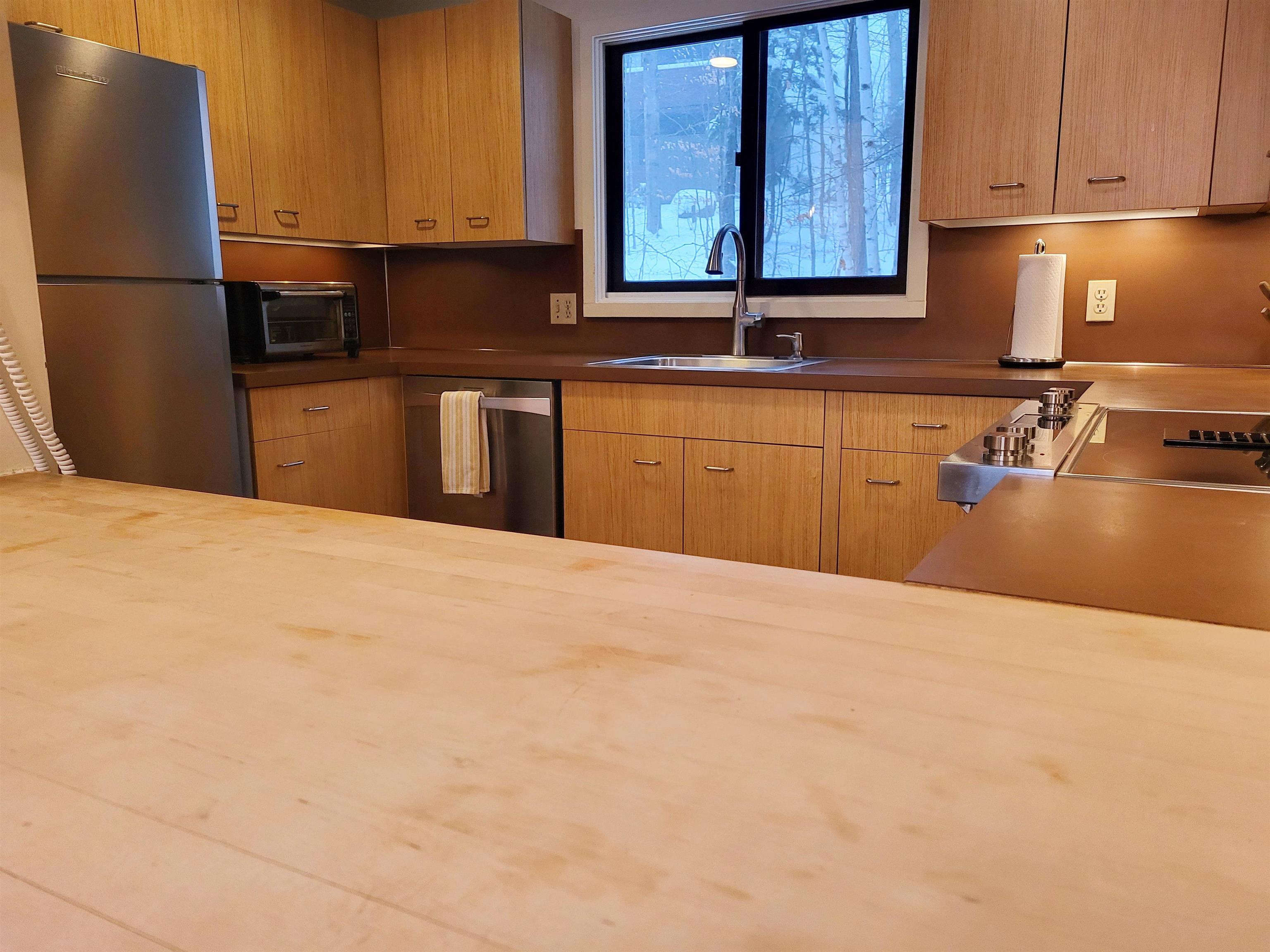 Lincoln, New Hampshire, 03251, United States, 5 Bedrooms Bedrooms, ,2 BathroomsBathrooms,Residential,For Sale,2003487