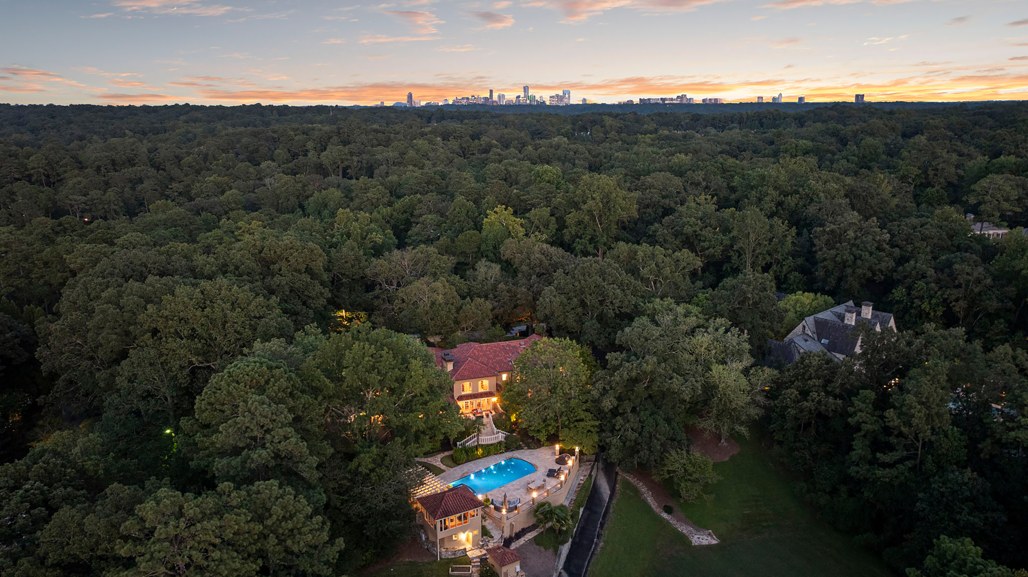  Remarkable Spanish-style Estate on 3.8+/- Private Acres - 物件實景