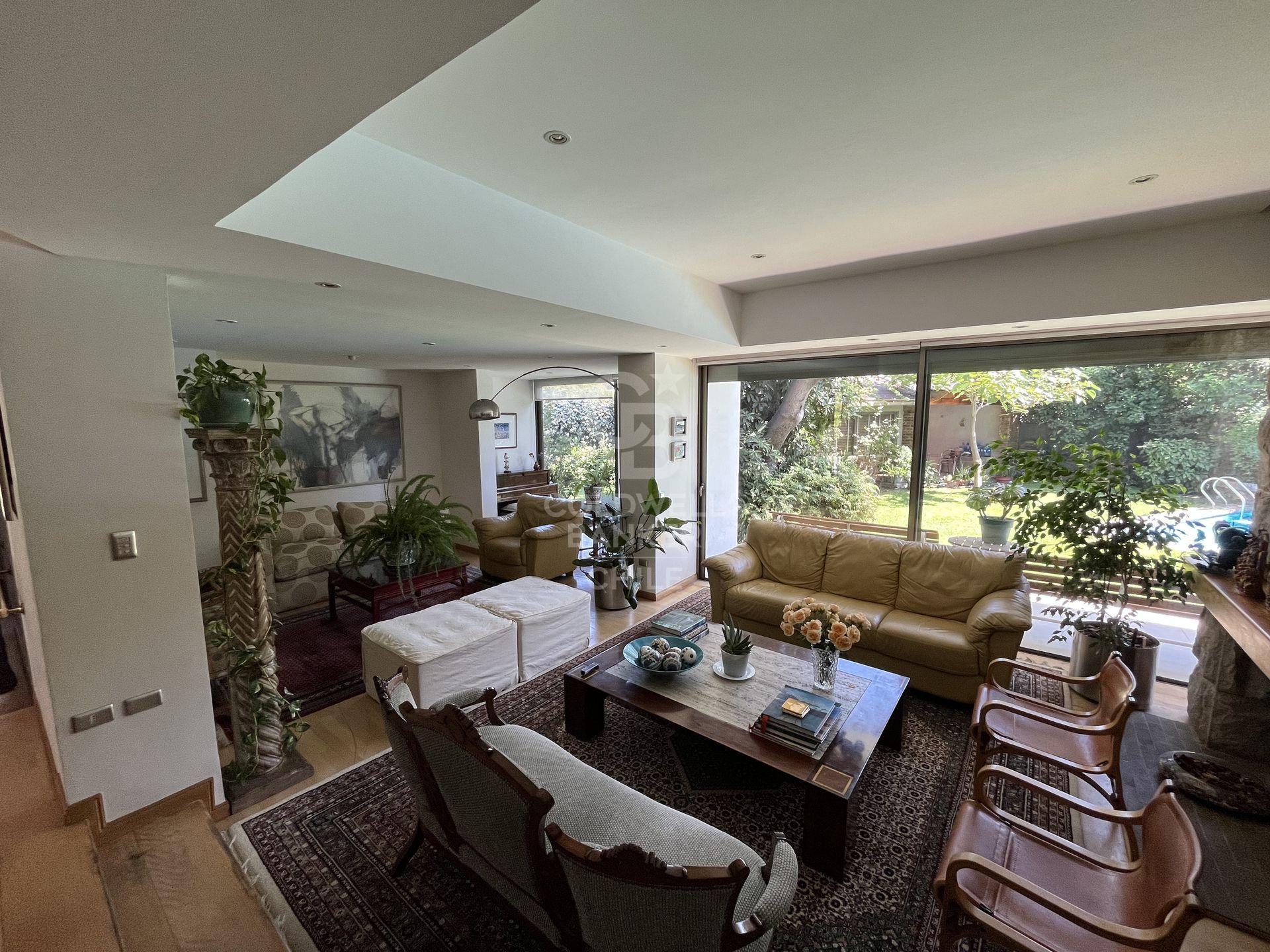 Las Condes, Chile, 4 Bedrooms Bedrooms, ,6 BathroomsBathrooms,Residential,For Sale,1694457