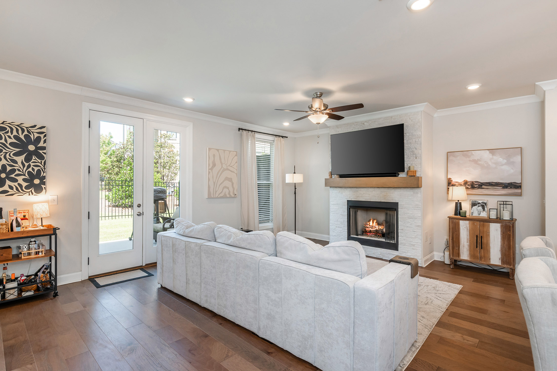  Welcome to Exceptional Townhome Living in Waterside Community - 物件實景