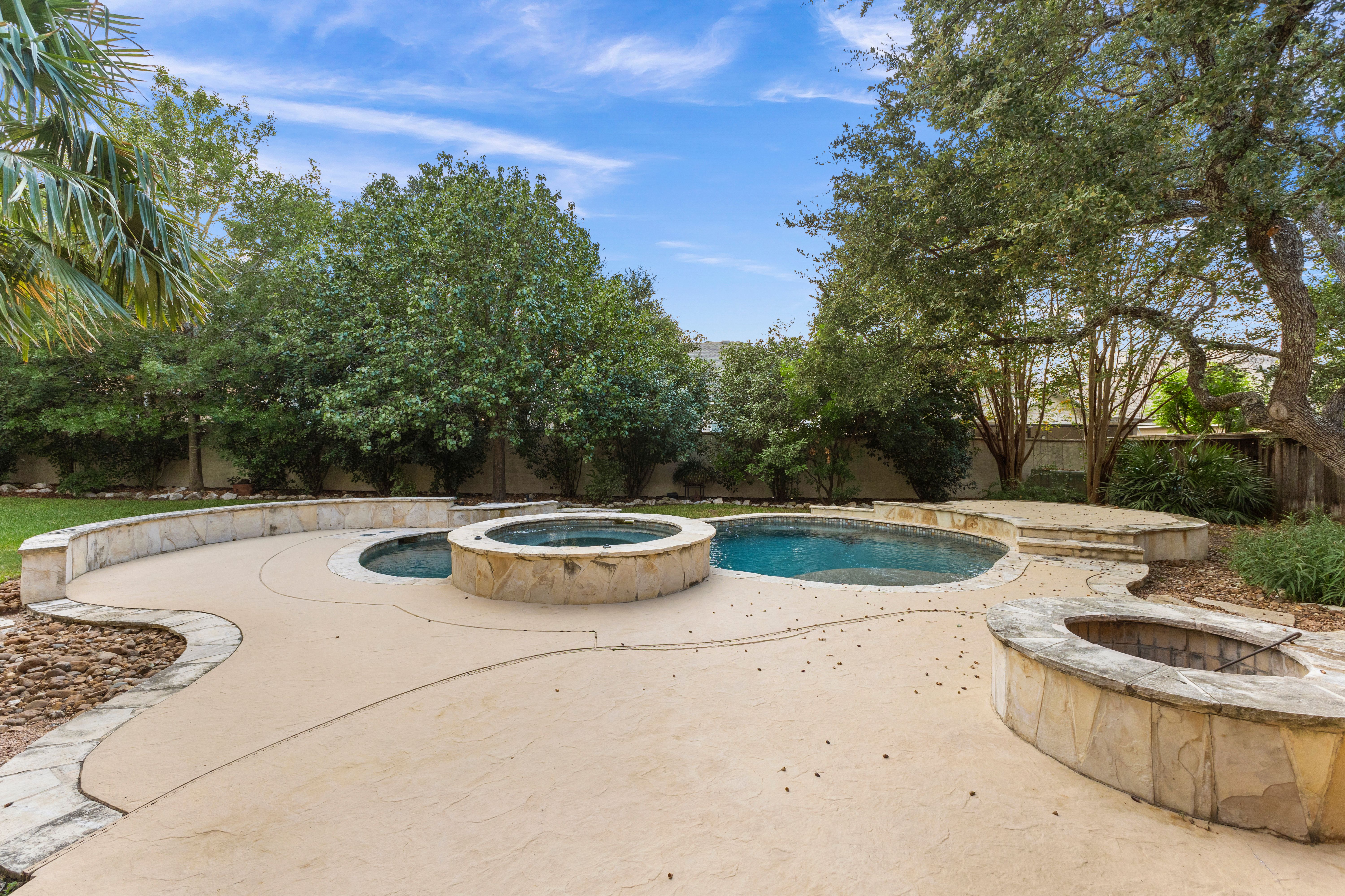  Private 5 Bedroom Oasis with Pool  Heights of Stone Oak - 物件實景