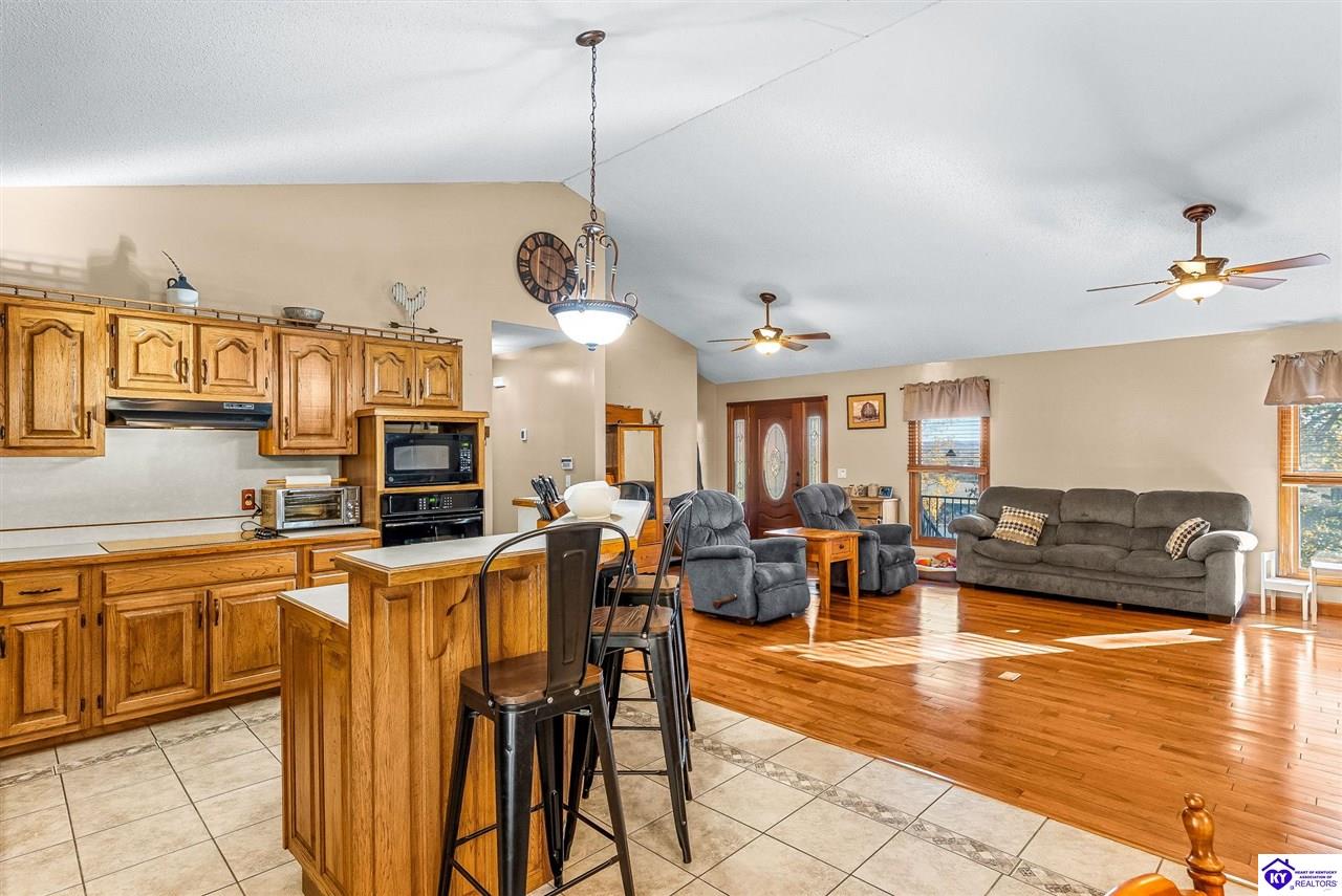 Boston, Kentucky, 40107, United States, 3 Bedrooms Bedrooms, ,2 BathroomsBathrooms,Residential,For Sale,1989624