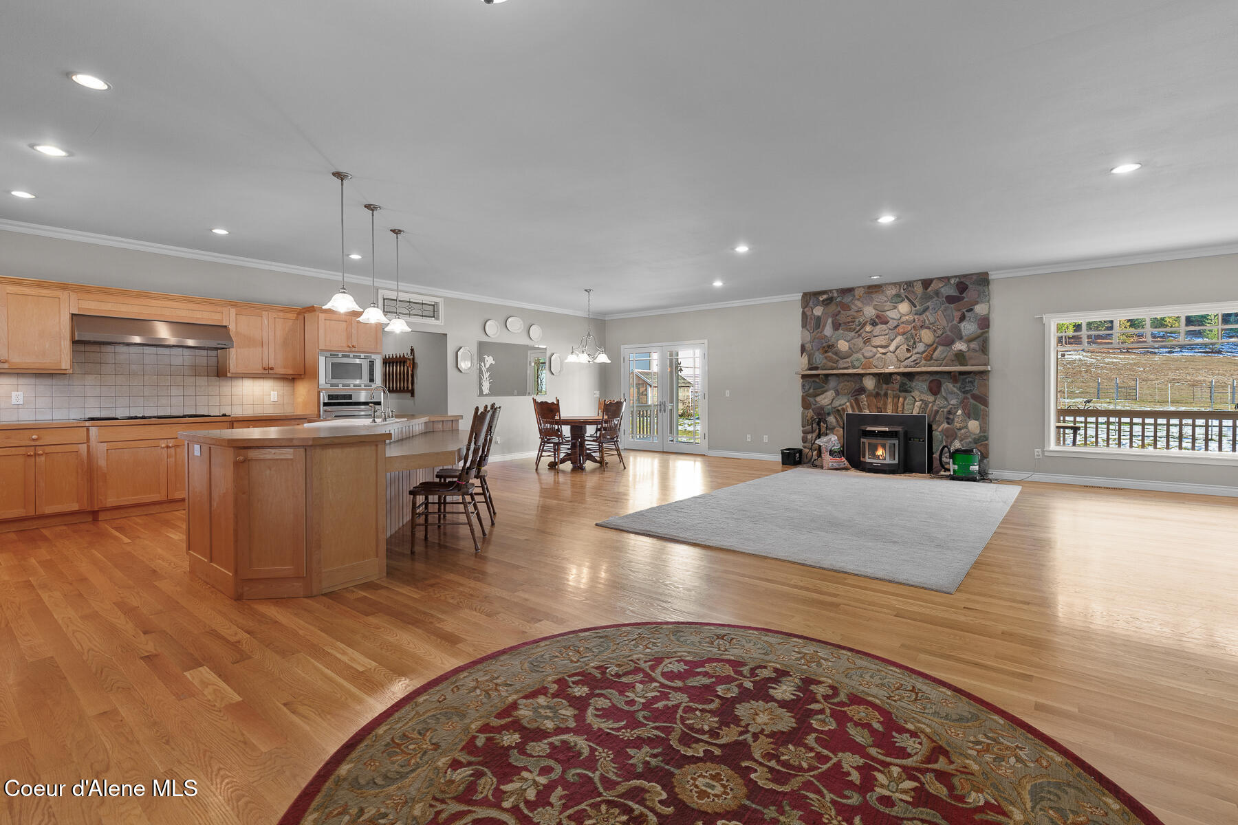 Wallace, Idaho, 83873, United States, 3 Bedrooms Bedrooms, ,3 BathroomsBathrooms,Residential,For Sale,2040255