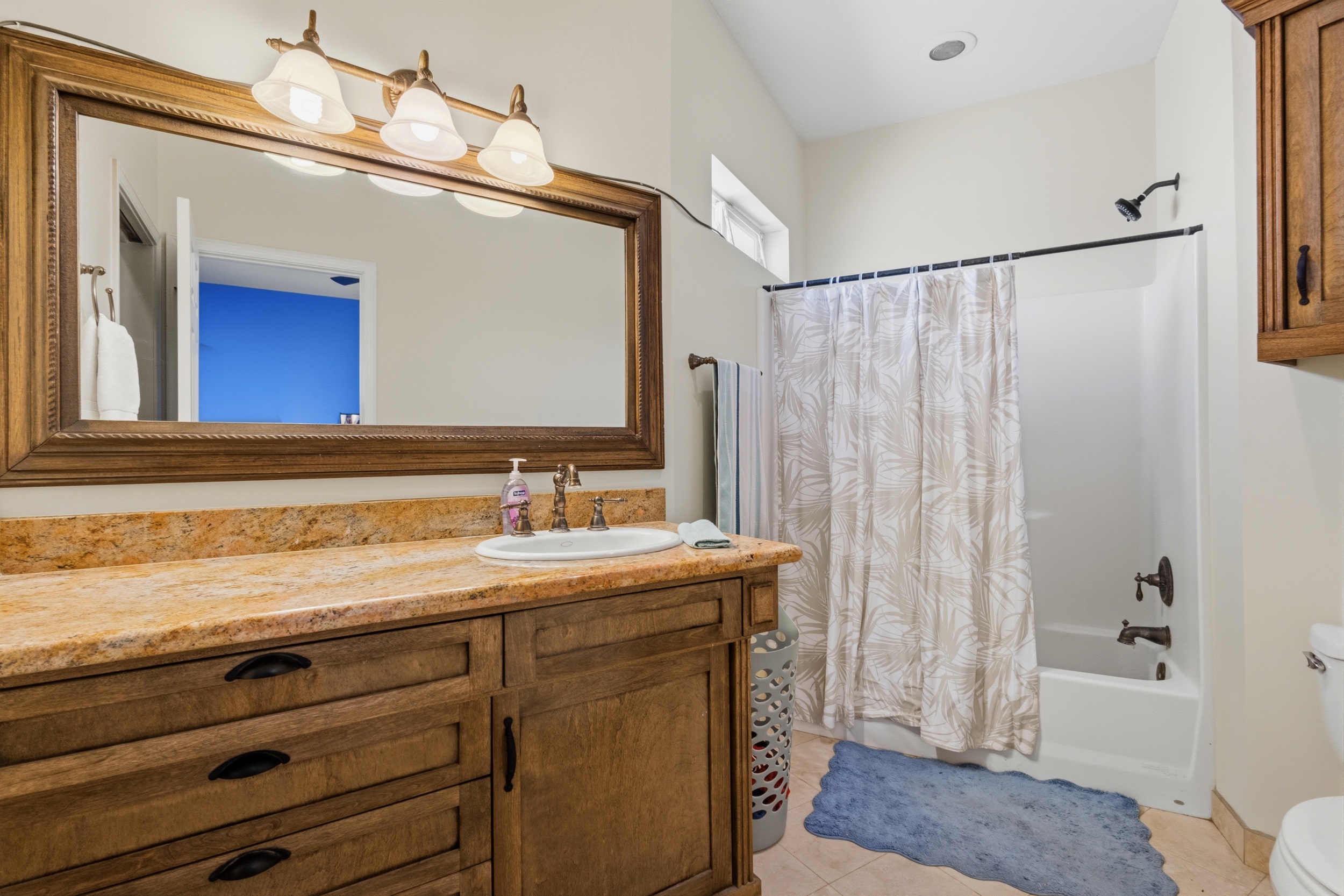 Los Lunas, New Mexico, 87031, United States, 5 Bedrooms Bedrooms, ,5 BathroomsBathrooms,Residential,For Sale,2048423