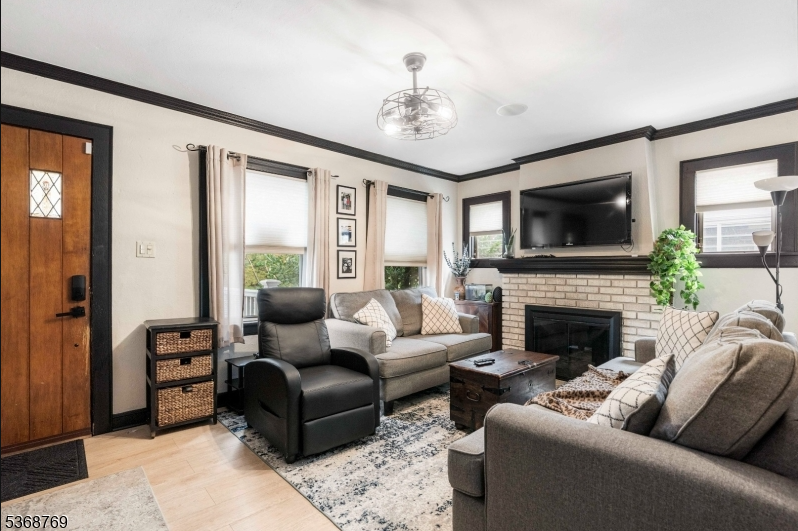 Union, New Jersey, 07083, United States, 3 Bedrooms Bedrooms, ,3 BathroomsBathrooms,Residential,For Sale,1885443