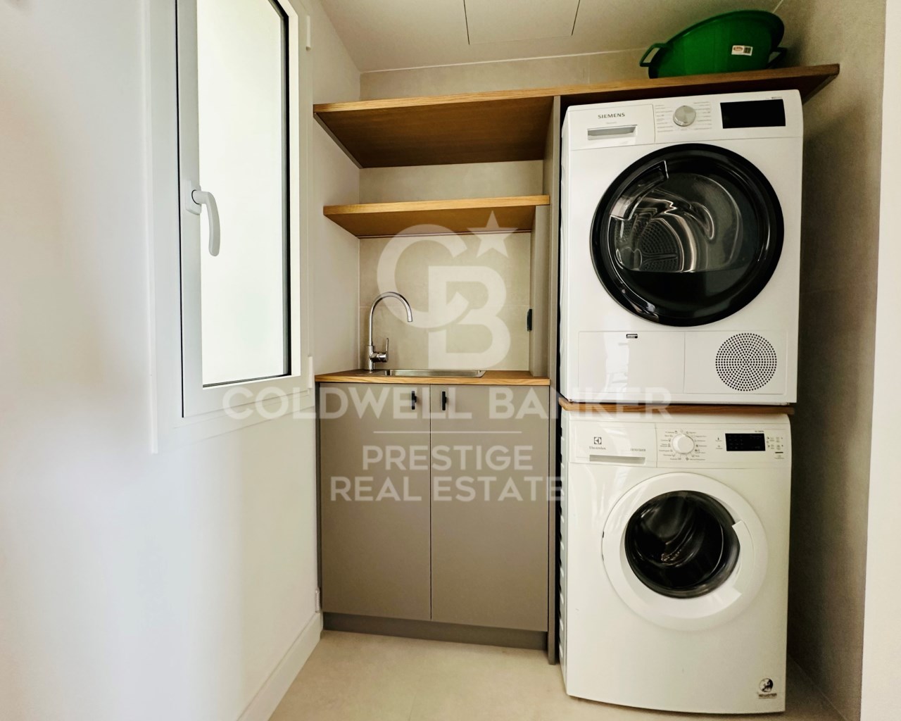 Barcelona, Catalonia, ES, 3 Bedrooms Bedrooms, ,2 BathroomsBathrooms,Residential,For Sale,1949795