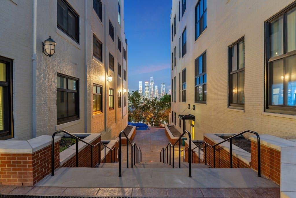 Weehawken, New Jersey, 07086, United States, 1 Bedroom Bedrooms, ,1 BathroomBathrooms,Residential,For Sale,1948382