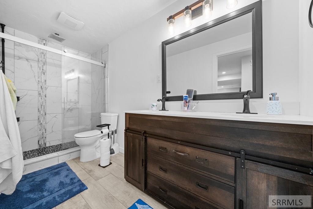 IDAHO FALLS, Idaho, 83402, United States, 6 Bedrooms Bedrooms, ,3 BathroomsBathrooms,Residential,For Sale,1980843