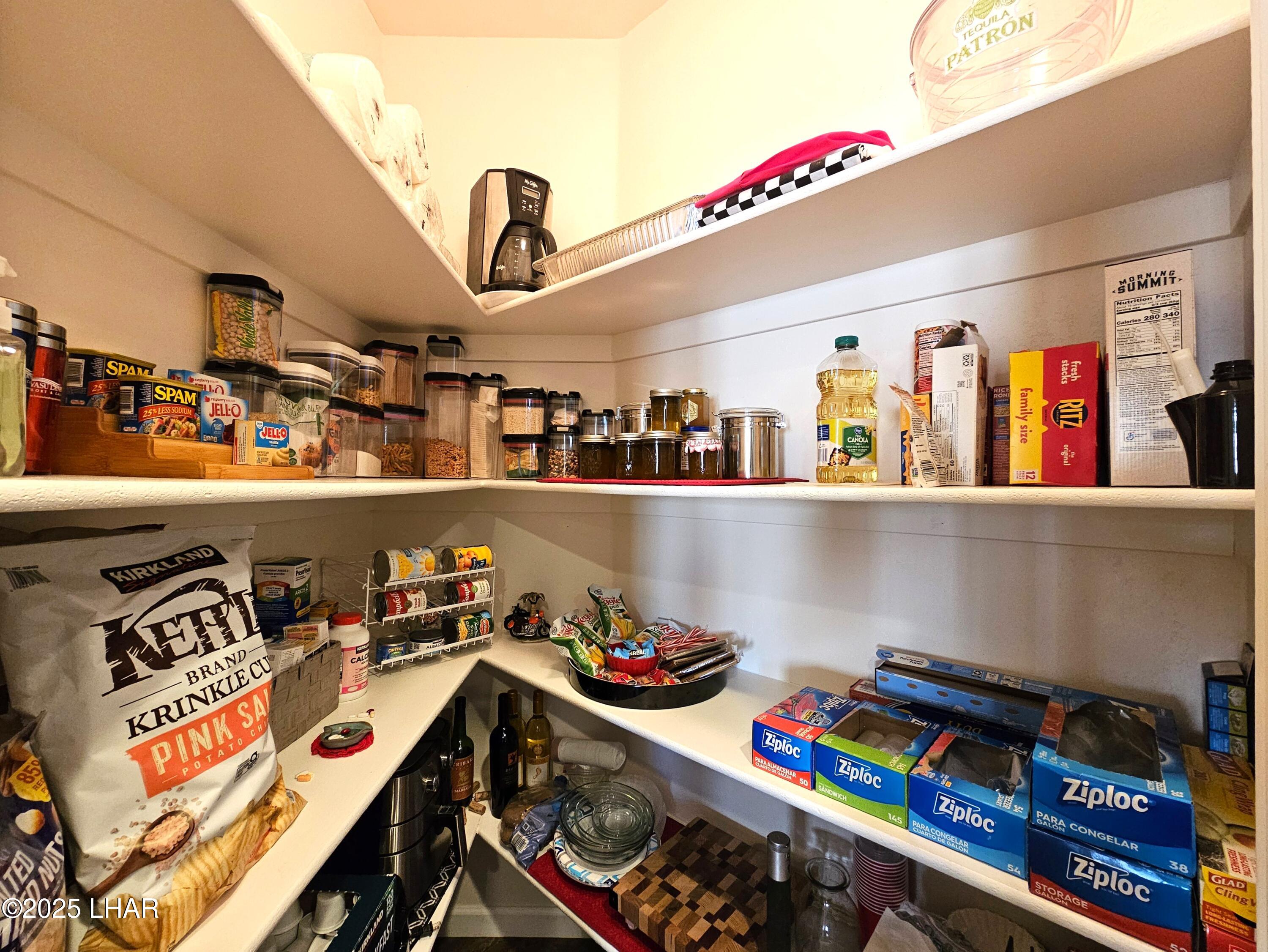 Lake Havasu City, Arizona, 86404, United States, 3 Bedrooms Bedrooms, ,2 BathroomsBathrooms,Residential,For Sale,1957391