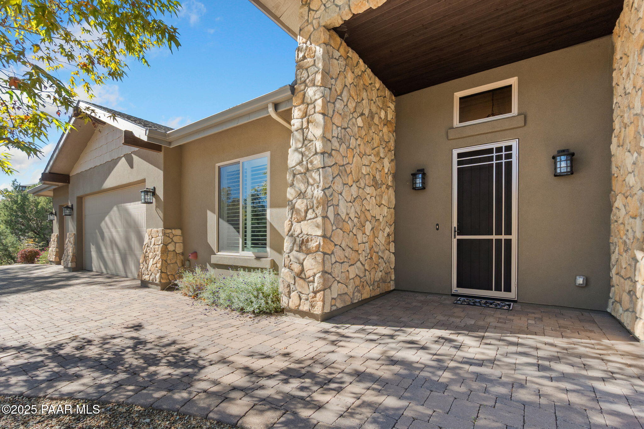 Prescott, Arizona, 86305, United States, 4 Bedrooms Bedrooms, ,2 BathroomsBathrooms,Residential,For Sale,1987901