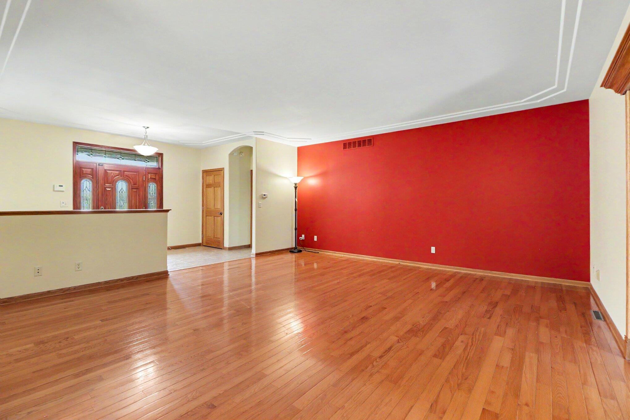 Valparaiso, Indiana, 46383, United States, 3 Bedrooms Bedrooms, ,3 BathroomsBathrooms,Residential,For Sale,2048382