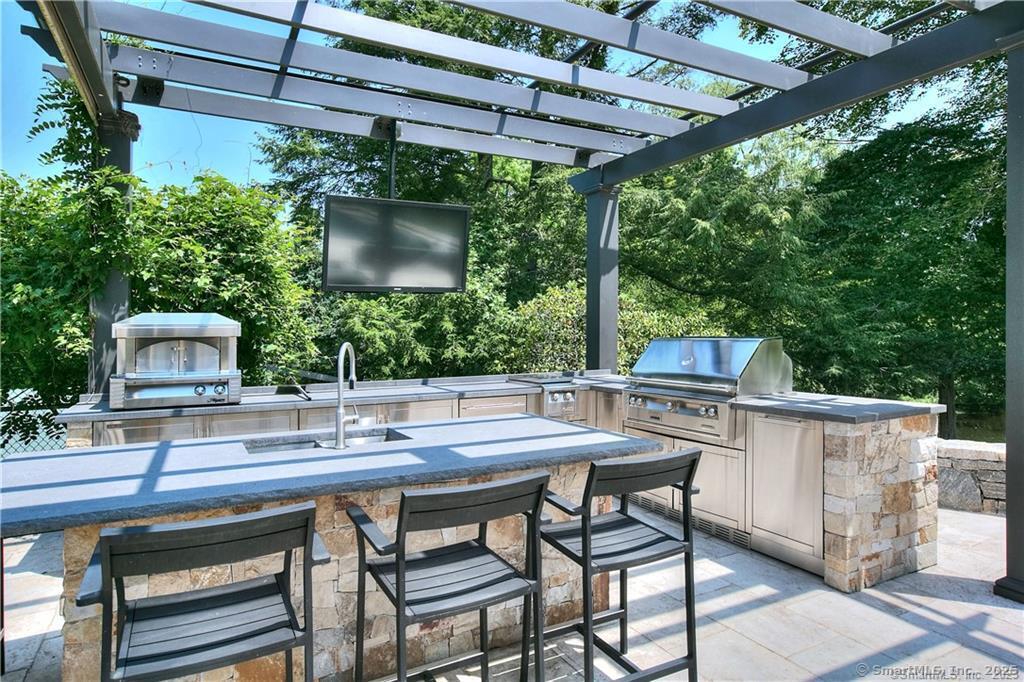 Westport, Connecticut, 06880, United States, 6 Bedrooms Bedrooms, ,7 BathroomsBathrooms,Residential,For Sale,1784417