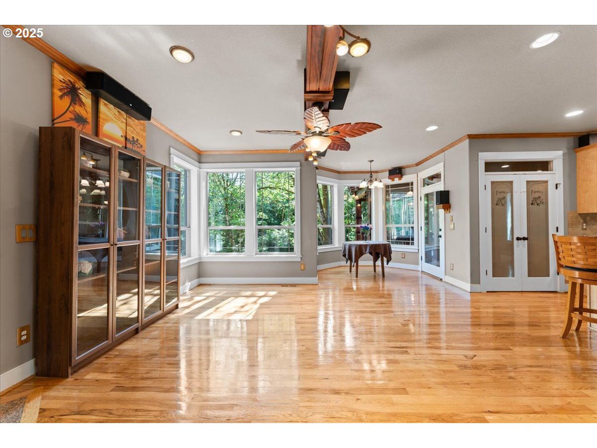 Portland, Oregon, 97266, United States, 4 Bedrooms Bedrooms, ,3 BathroomsBathrooms,Residential,For Sale,1836863