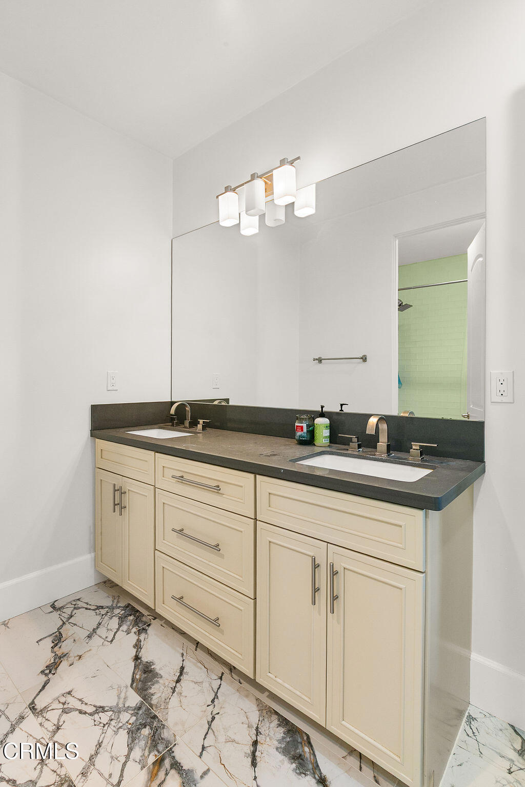 Thousand Oaks, California, 91362, United States, 4 Bedrooms Bedrooms, ,4 BathroomsBathrooms,Residential,For Sale,1997017