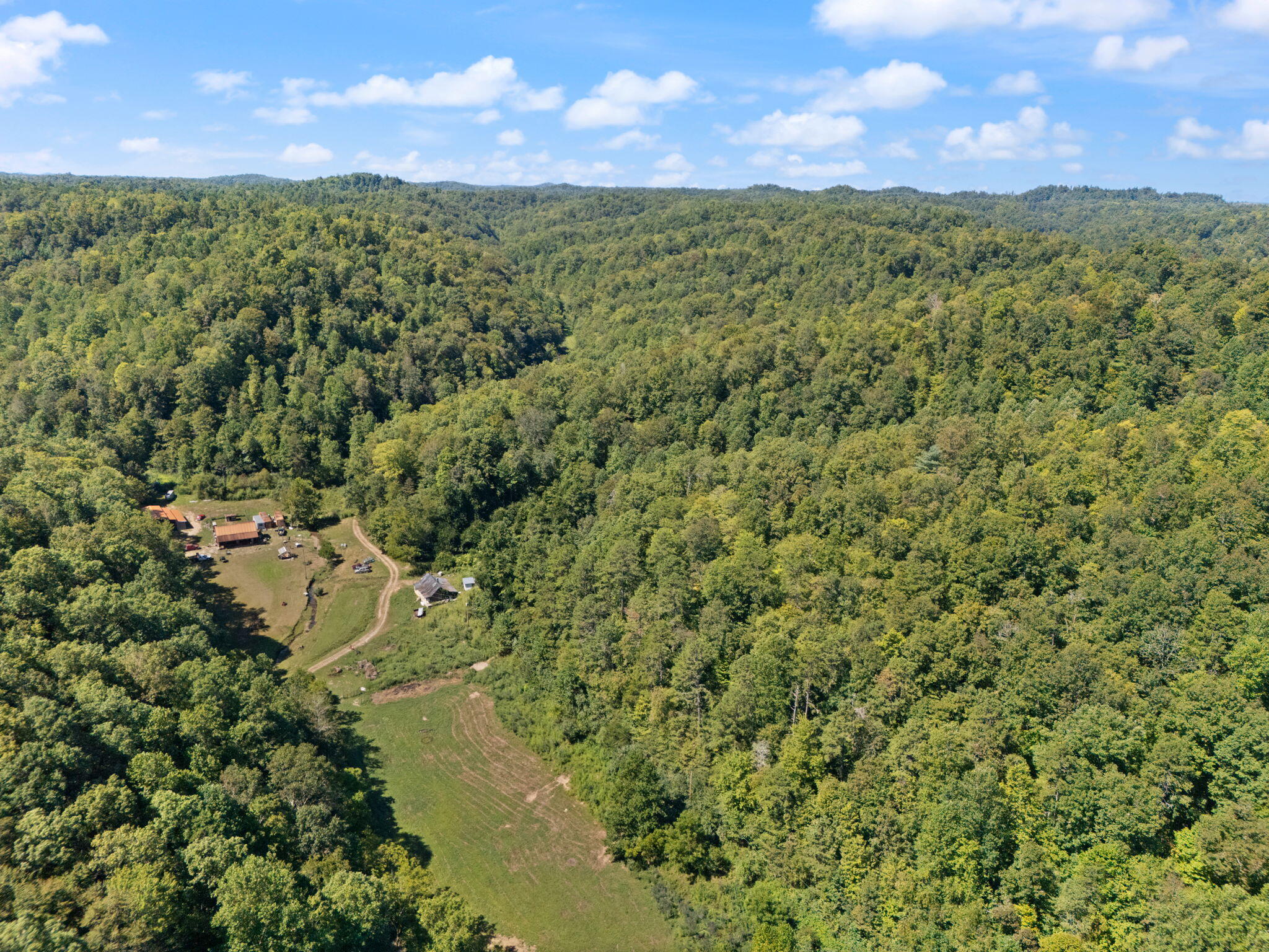 Sextons Creek, Kentucky, 40983, United States, 3 Bedrooms Bedrooms, ,2 BathroomsBathrooms,Residential,For Sale,1938834