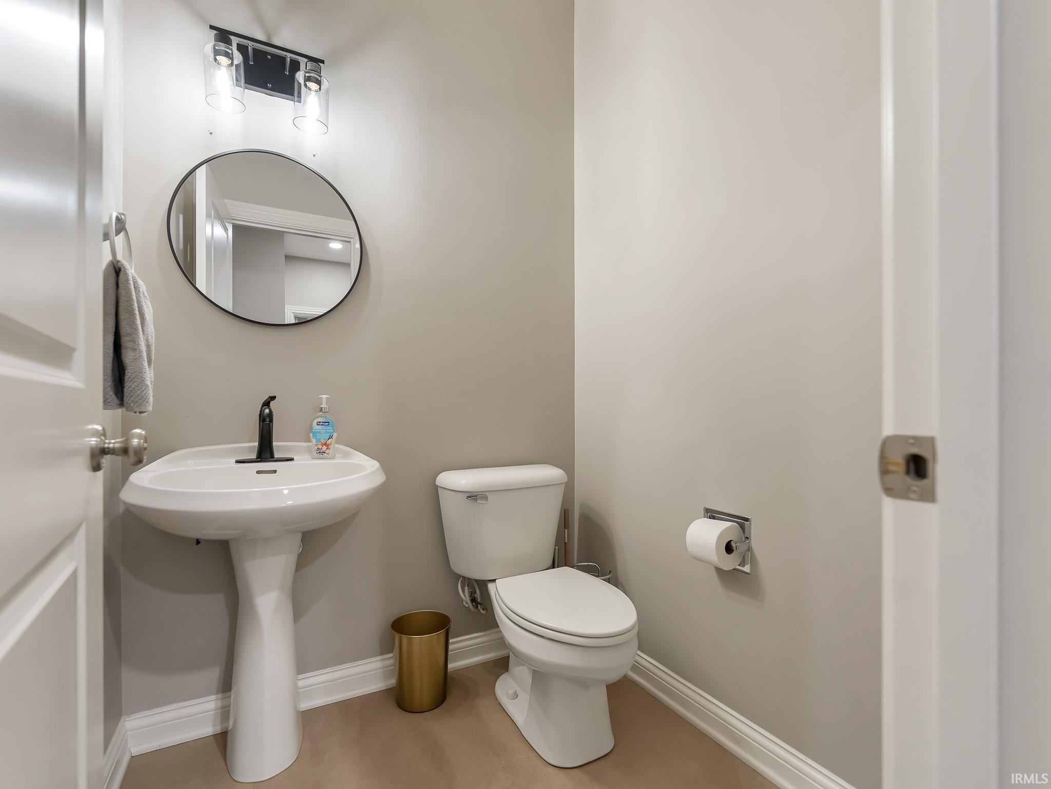 Leo, Indiana, 46765, United States, 4 Bedrooms Bedrooms, ,4 BathroomsBathrooms,Residential,For Sale,1988883