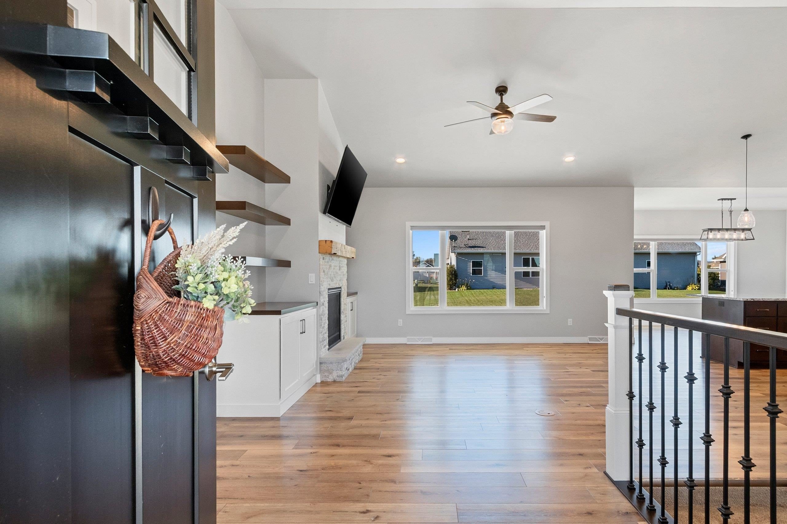 DE PERE, Wisconsin, 54115, United States, 4 Bedrooms Bedrooms, ,4 BathroomsBathrooms,Residential,For Sale,1982498