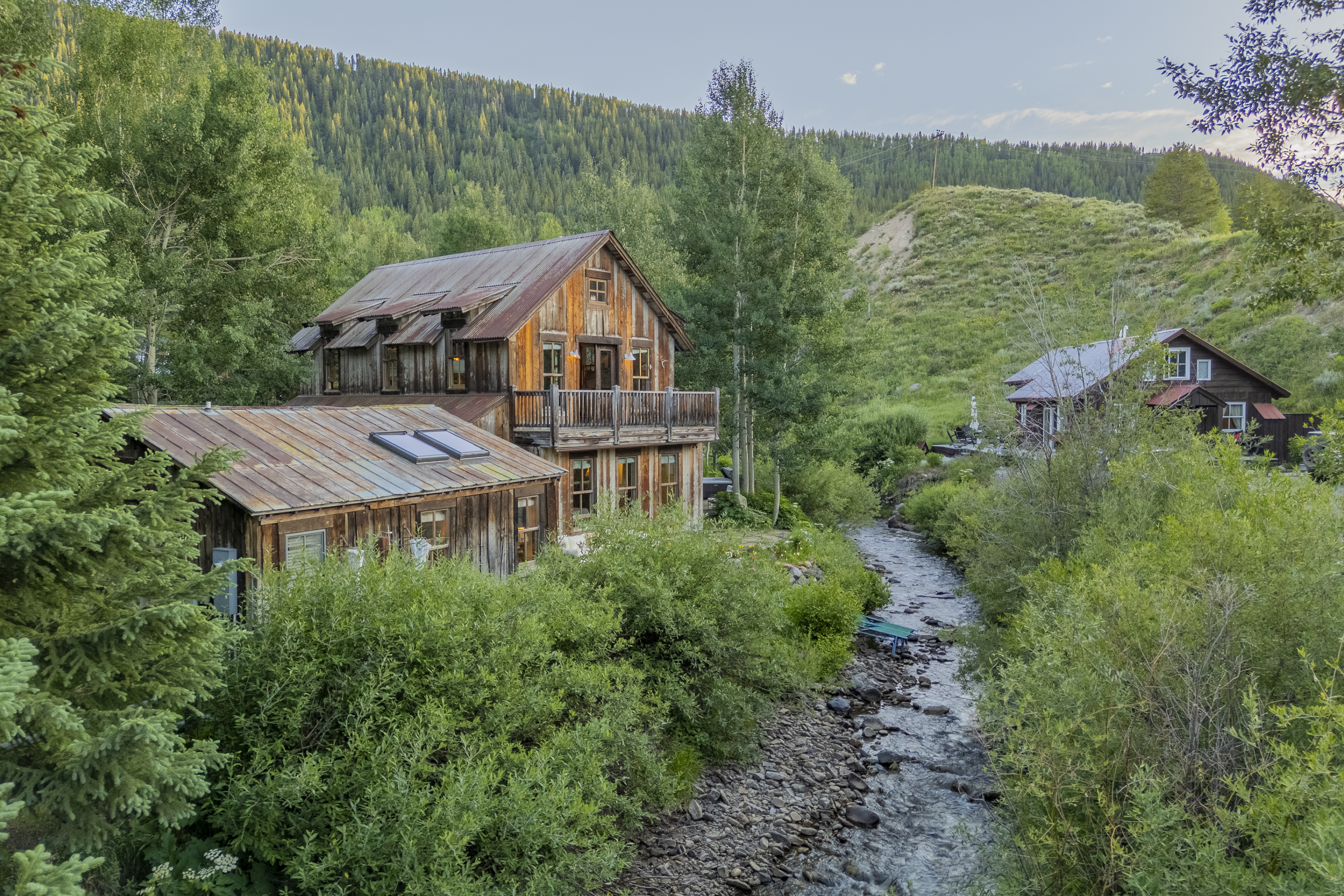  BEAR ALLEY - Unwrap The Fairytale - A Once-In-A-Lifetime Creekside Compound - 物件實景