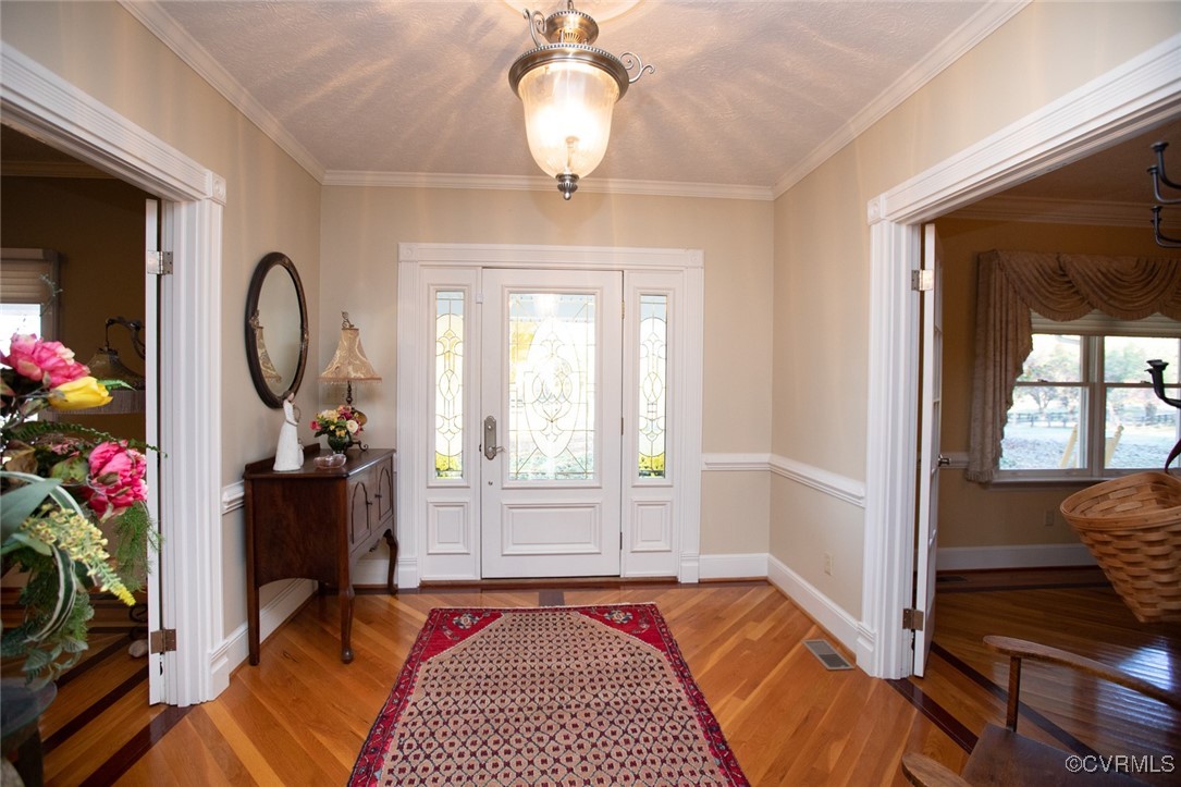 Crewe, Virginia, 23930, United States, 5 Bedrooms Bedrooms, ,4 BathroomsBathrooms,Residential,For Sale,1887087
