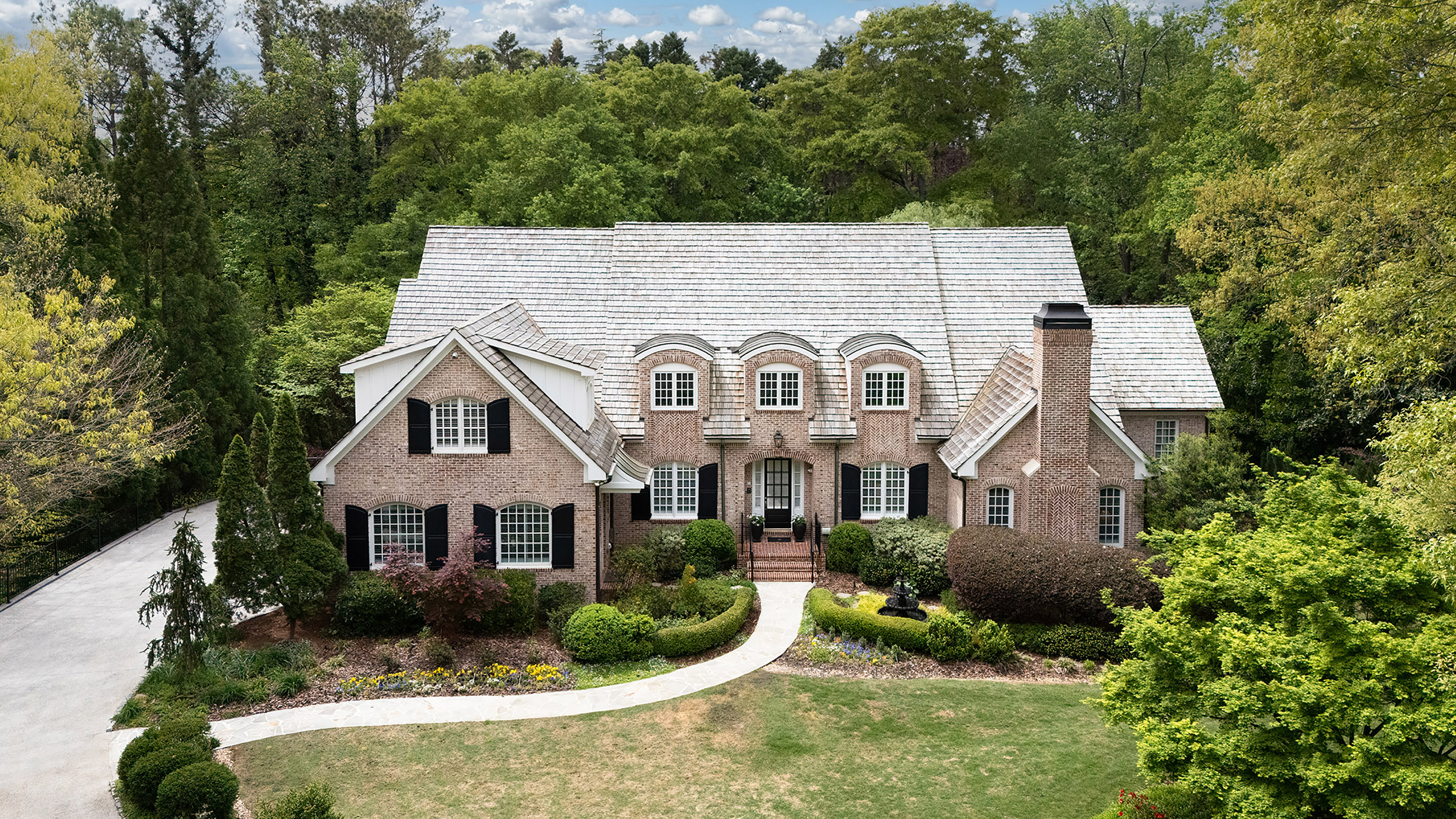  Magnificent Gated Vinings Estate Blends Elegance, Comfort and Lifestyle - 物件實景