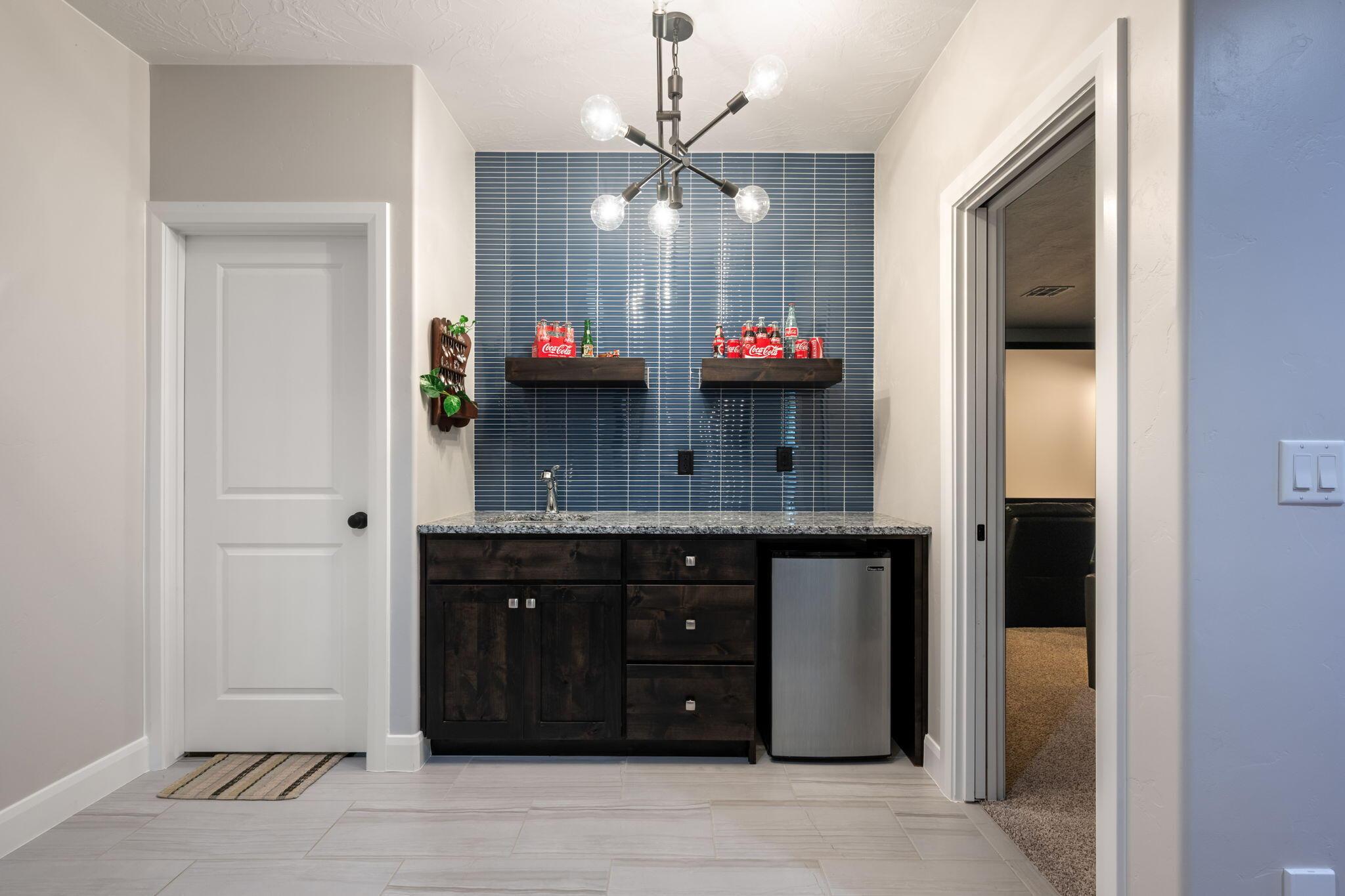 Hurricane, Utah, 84737, United States, 6 Bedrooms Bedrooms, ,6 BathroomsBathrooms,Residential,For Sale,1977381