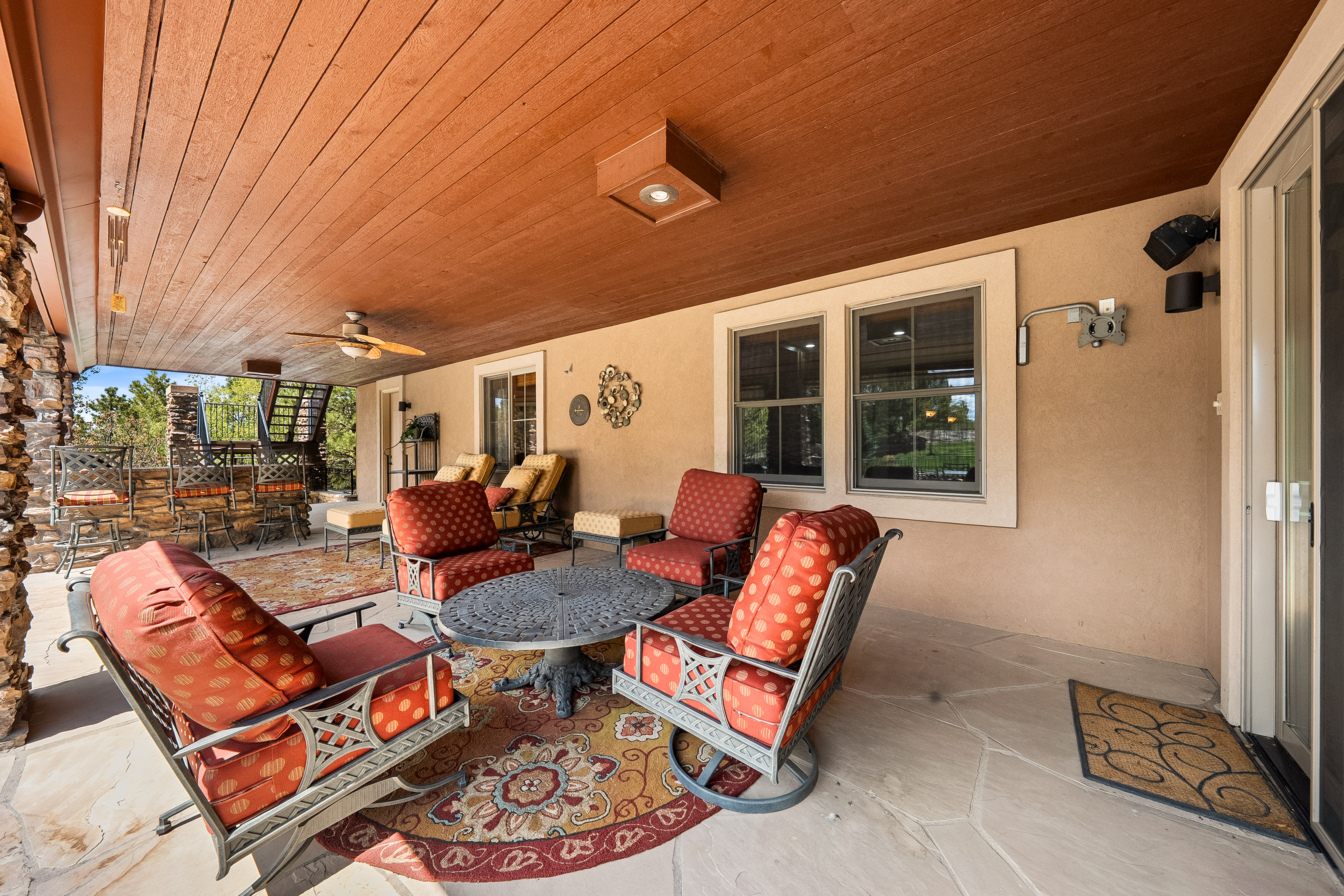  Exceptional ranch-style home in the prestigious gated golf course community - 物件實景