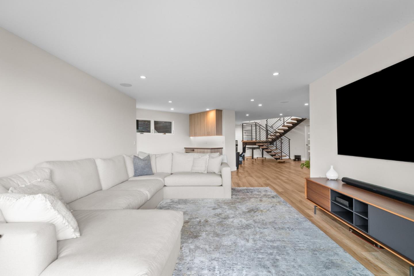 Los Gatos, California, 95030, United States, 5 Bedrooms Bedrooms, ,6 BathroomsBathrooms,Residential,For Sale,1997013