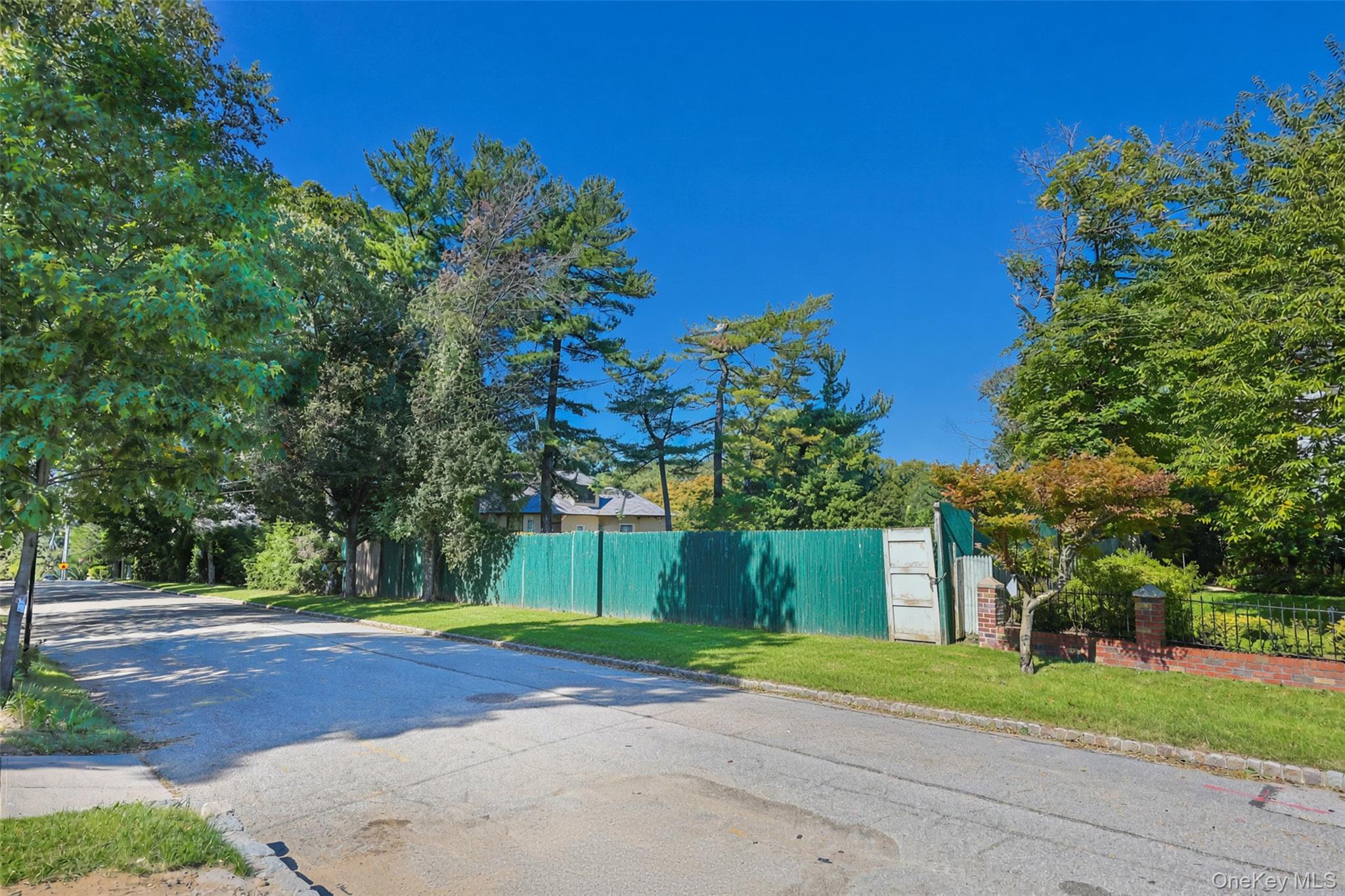  240-17 Poplar Street, Little Neck, NY, 11363 - 物件實景