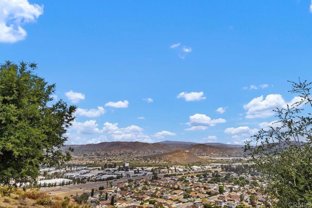 Santee, California, 92071, United States, 3 Bedrooms Bedrooms, ,4 BathroomsBathrooms,Residential,For Sale,1907721