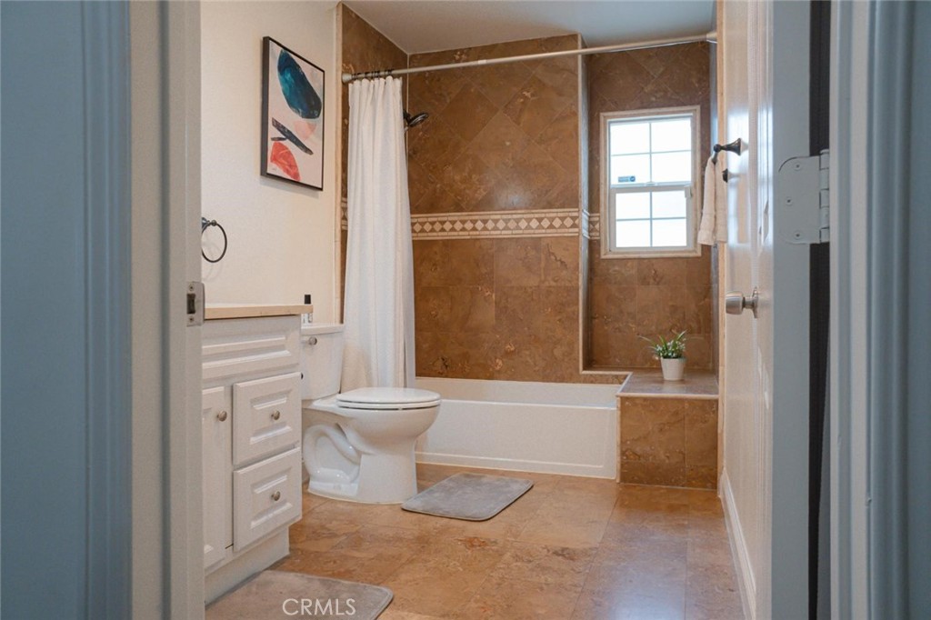 Los Angeles, California, 90043, United States, 3 Bedrooms Bedrooms, ,2 BathroomsBathrooms,Residential,For Sale,1981905